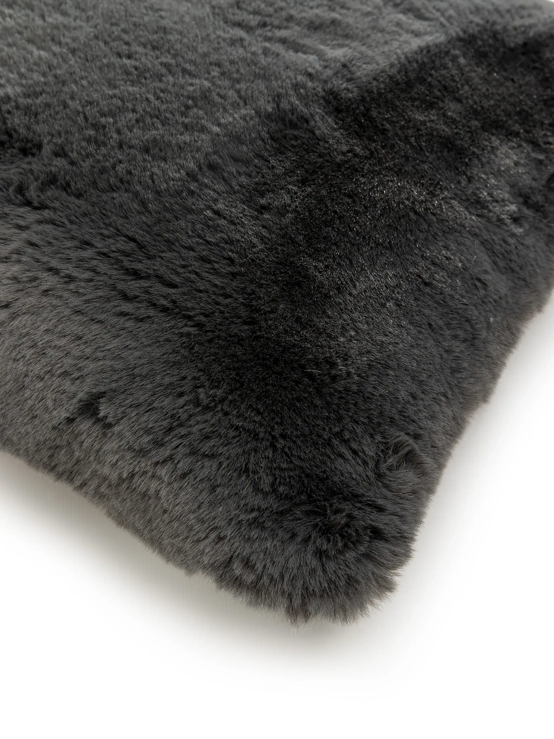 Kissenbezug Dave Anthrazit im Design Einfarbig aus 100% Polyester von benuta Nest