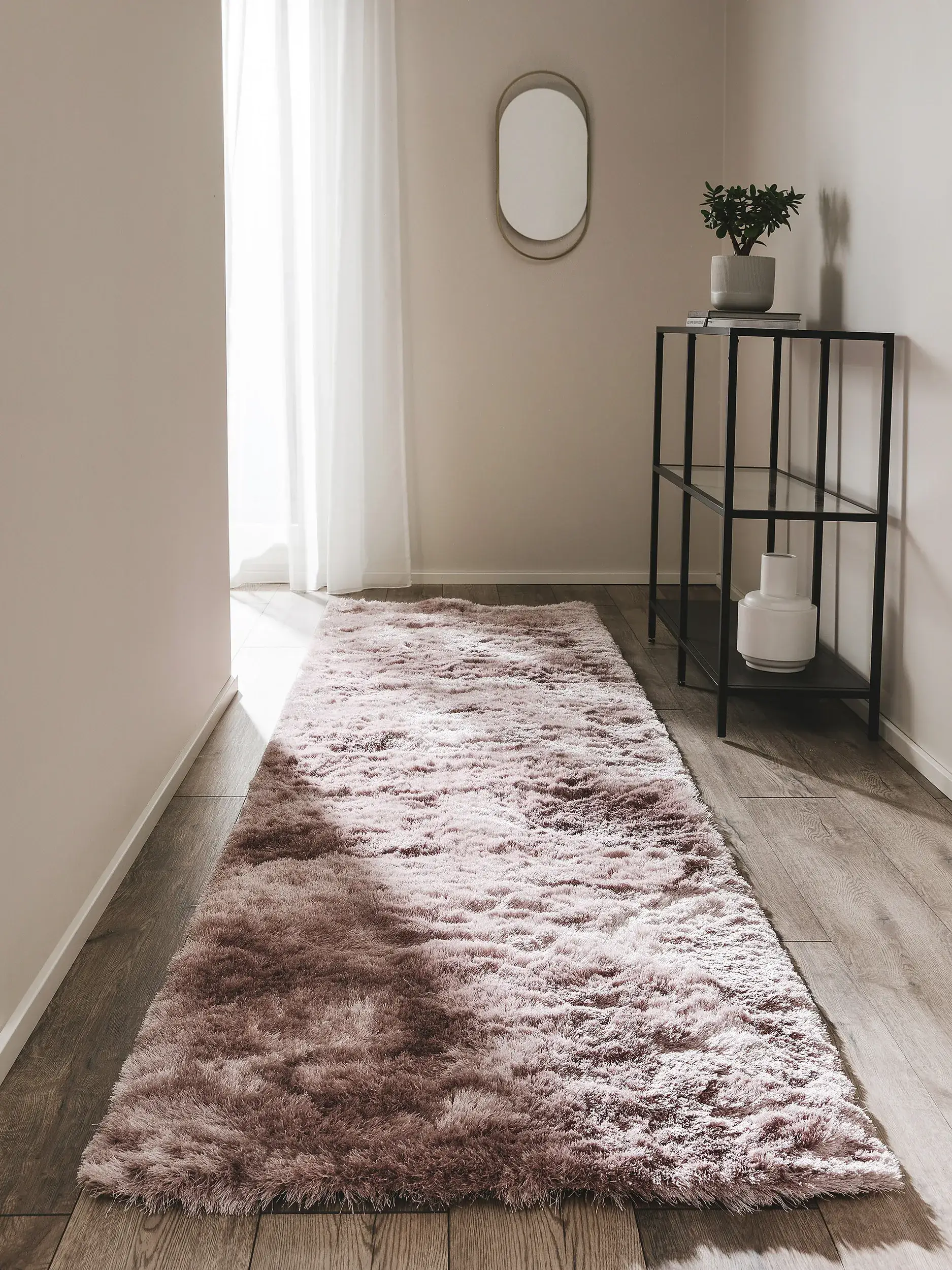 Tappeto di 100% Poliestere in Rosa con pelo alto 100% Poliestere da benuta nest