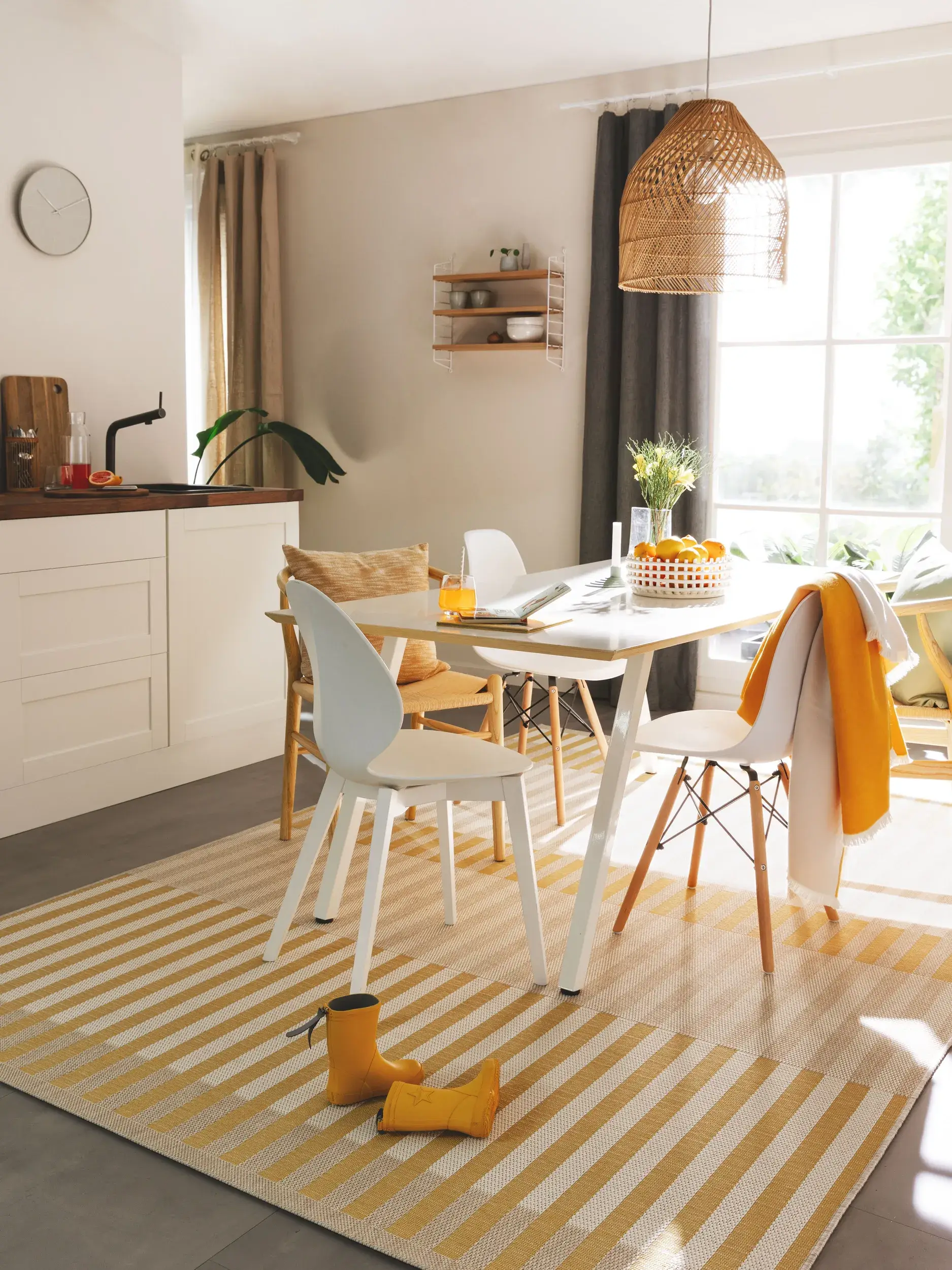 Tapis en 100 % Polyester (PET recyclé) en Jaune avec une pile de 100 % Polyester (PET recyclé) de hauteur de benuta nest