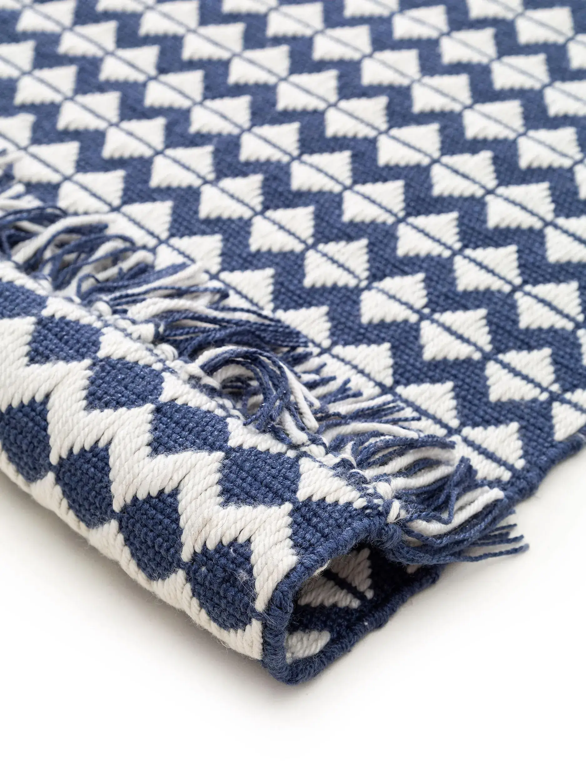 Matto 100% Polyester (recyceltes PET)a värissä Blau 100% Polyester (recyceltes PET) korkealla nukalla merkiltä benuta Pure