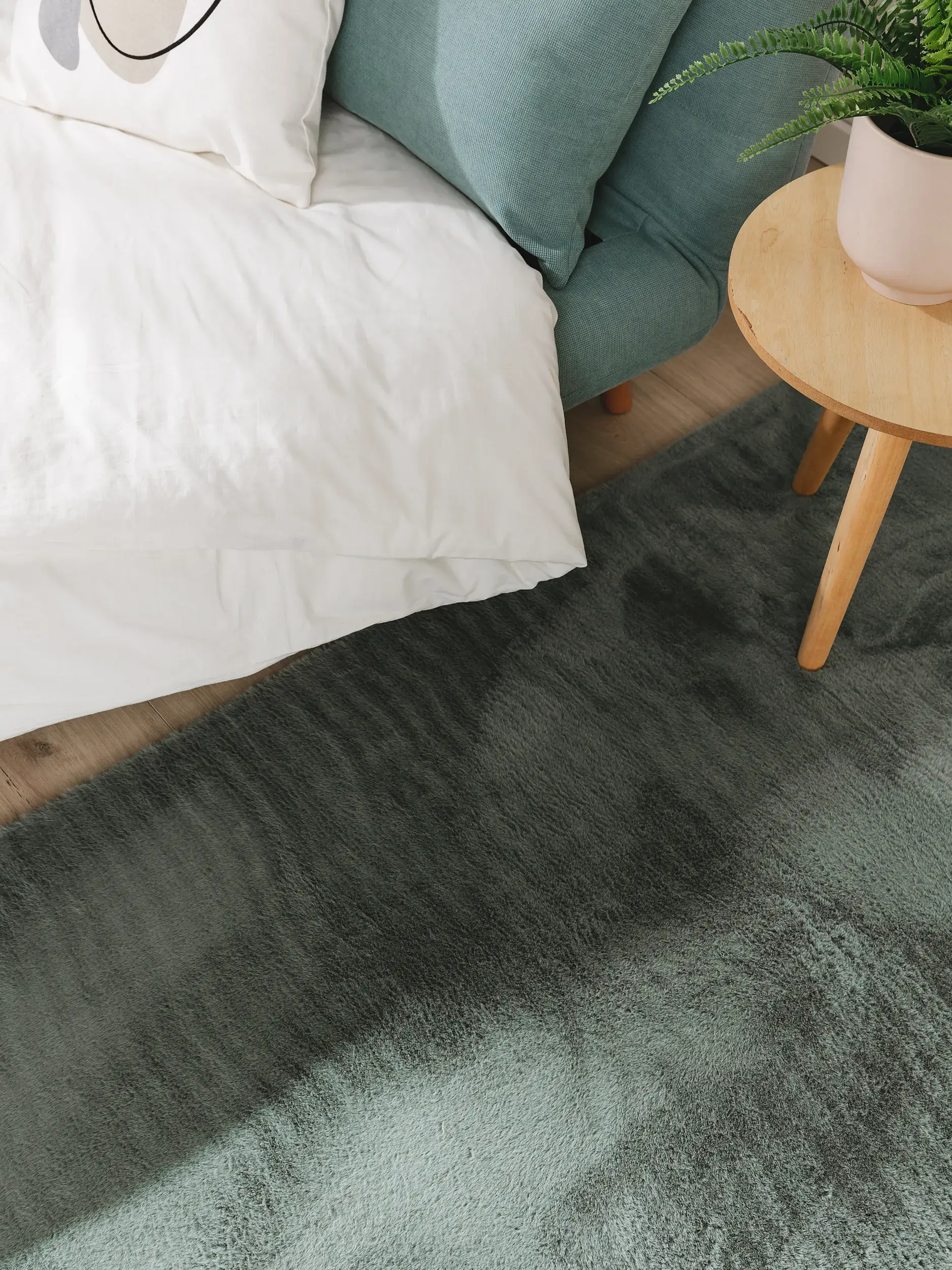 Rug made of 100% Polyester in Green with a 100% Polyester high pile by benuta Basic