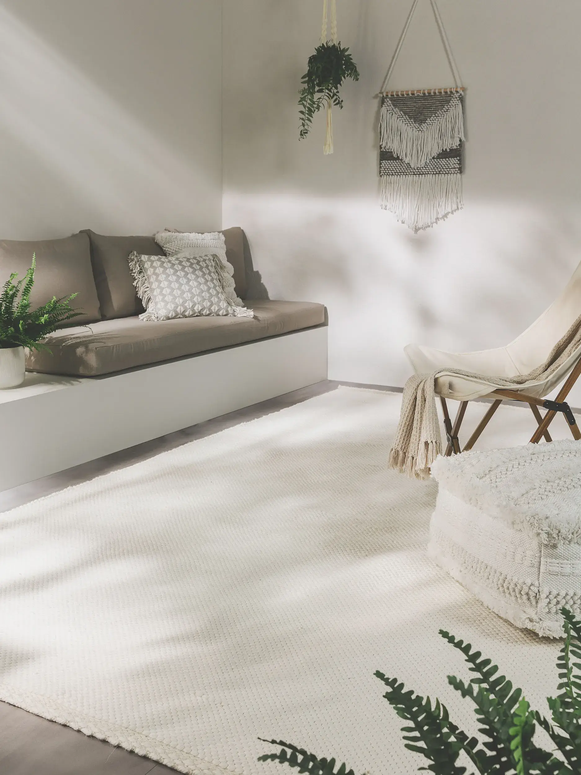 Tappeto realizzato con materiale riciclato Kiah Crema di 