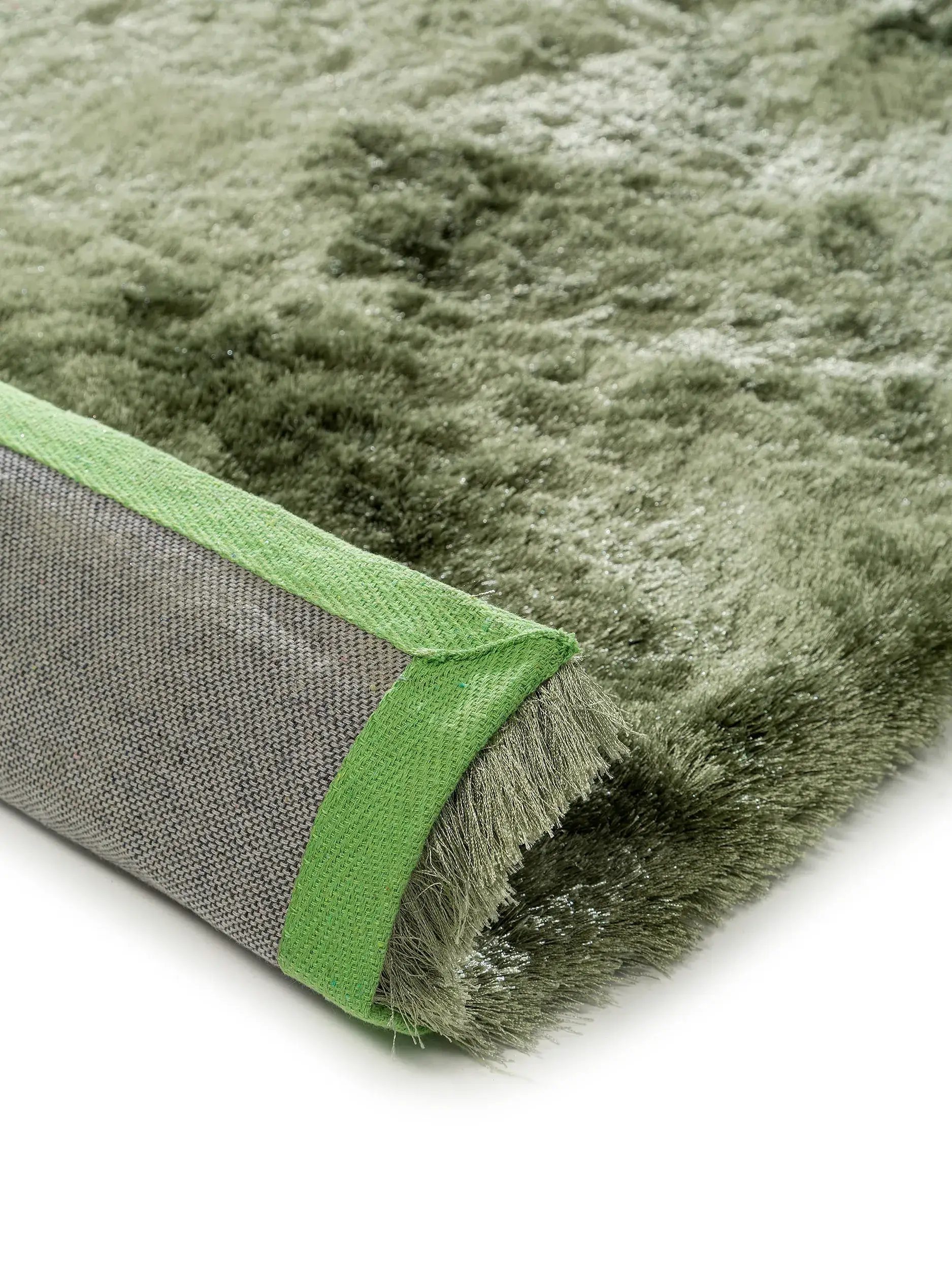 Tapijt van 100% Polyester in Groen met een 100% Polyester hoge pool van benuta nest