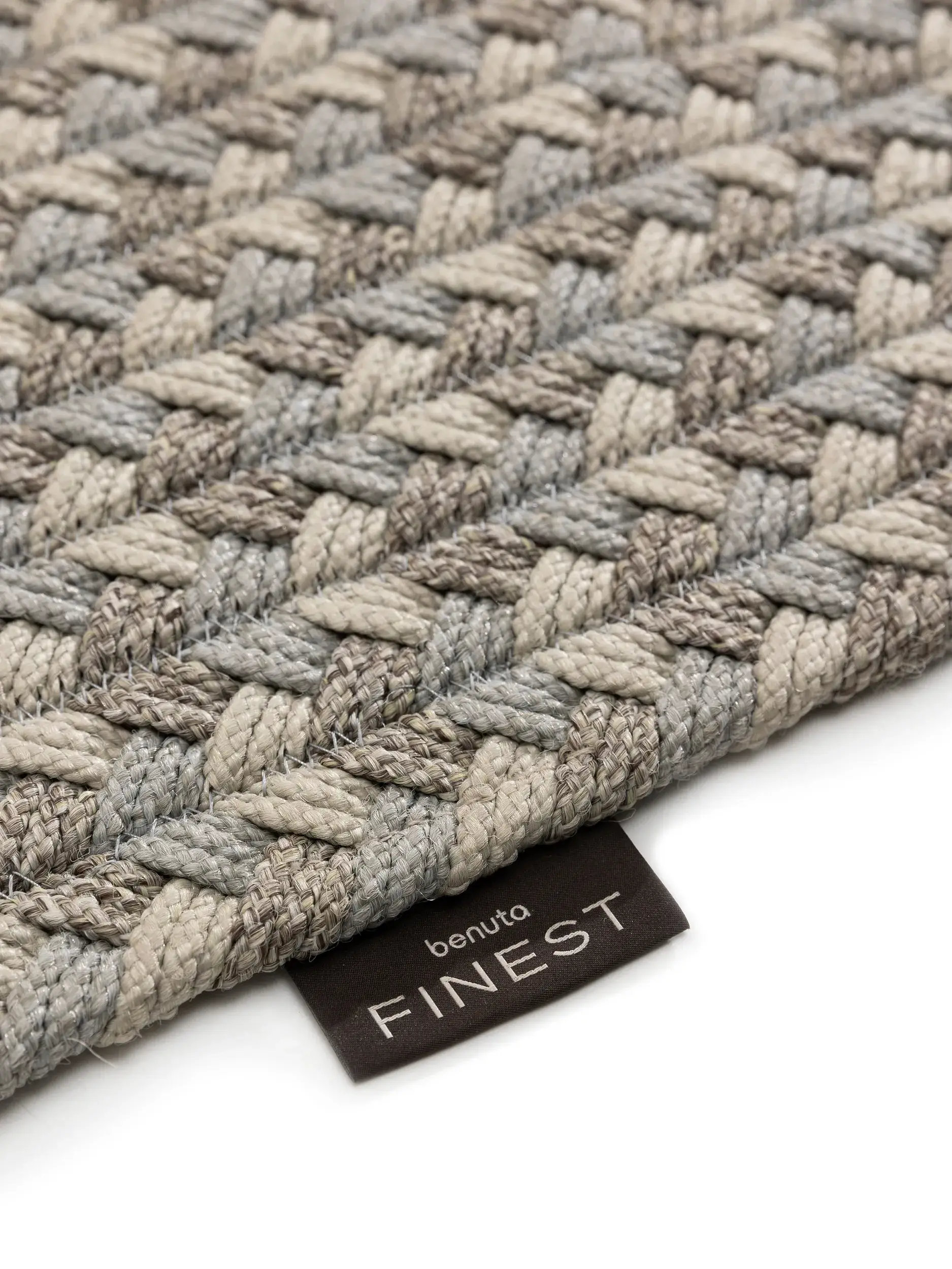 Rug made of 60% Polyester, 40% Polypropylen in Grey with a 60% Polyester, 40% Polypropylen high pile by benuta Finest