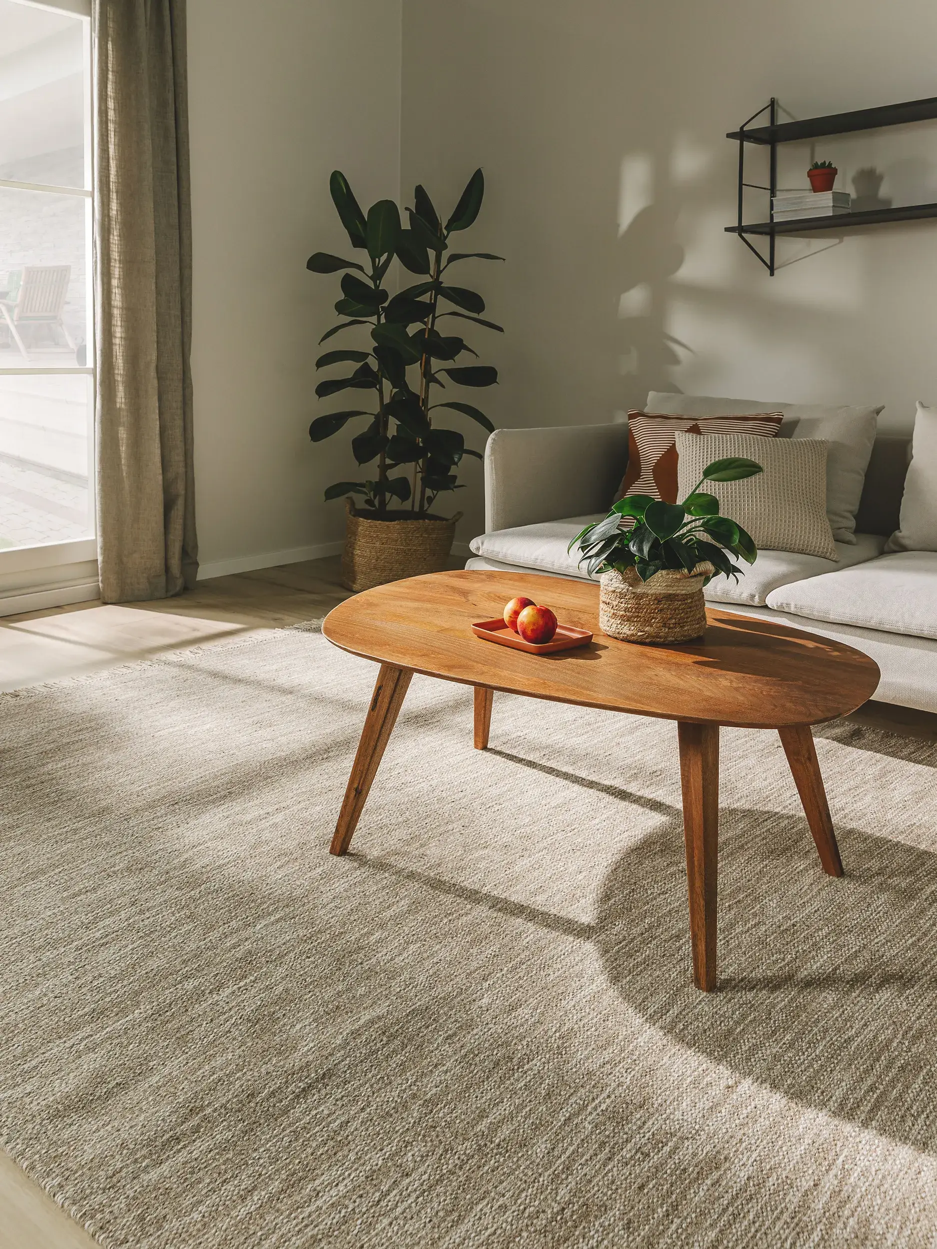 Tapijt van 80% Wol, 20% Katoen in Taupe met een 80% Wol, 20% Katoen hoge pool van benuta pure