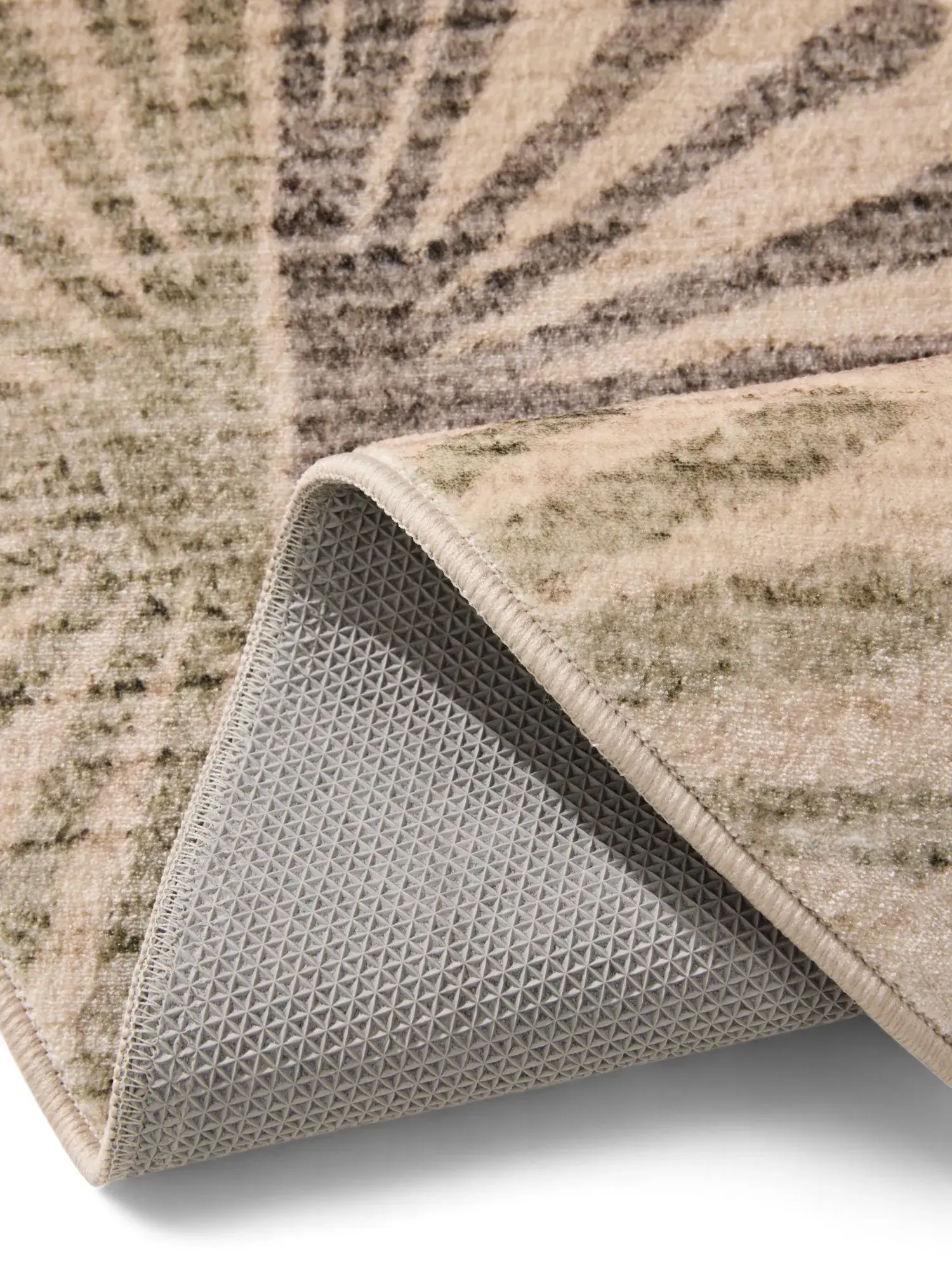 Teppich aus 100% Polyester in Beige mit 100% Polyester hohem Flor von benuta Nest