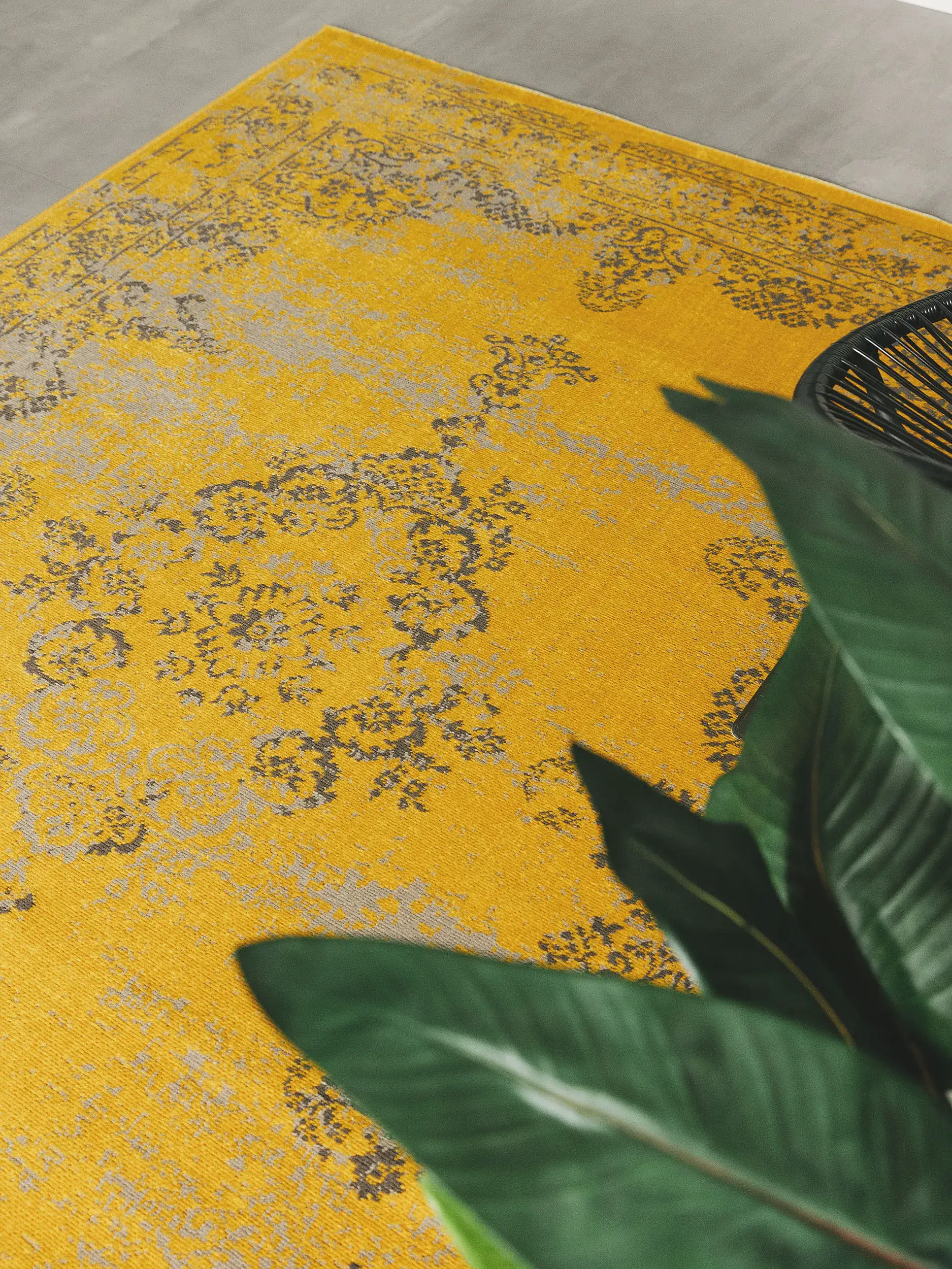 Rug Antique made of 100% Polypropylen in Yellow by benuta Nest