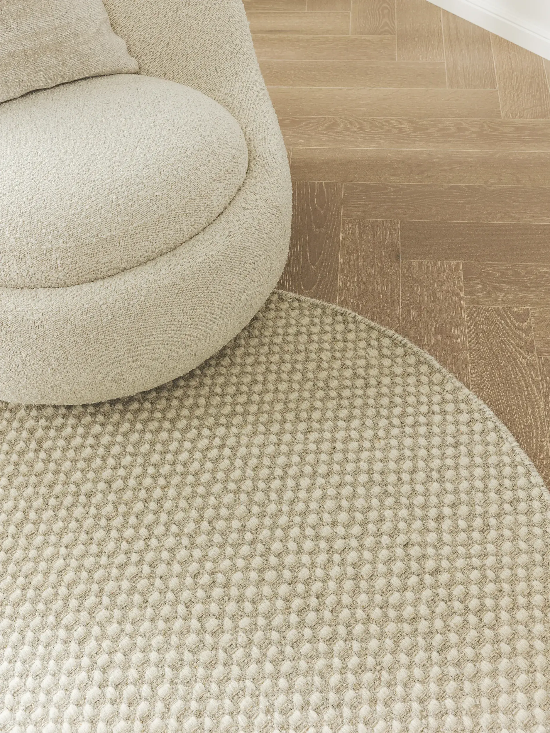 Tapijt van 80% Wol, 20% Katoen in Beige met een 80% Wol, 20% Katoen hoge pool van benuta Finest