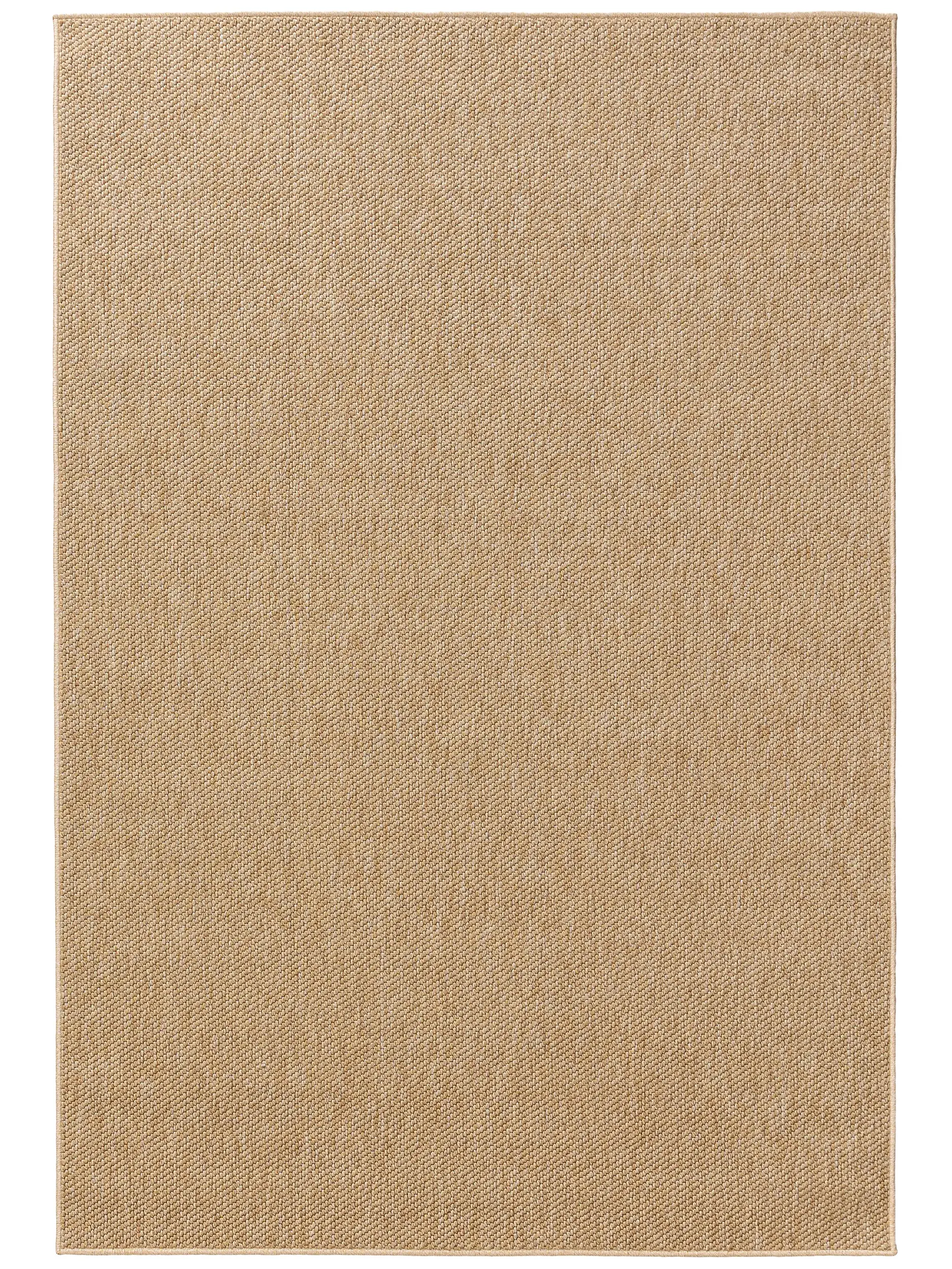 Matto 100% Polypropylena värissä Beige 100% Polypropylen korkealla nukalla merkiltä benuta Basic