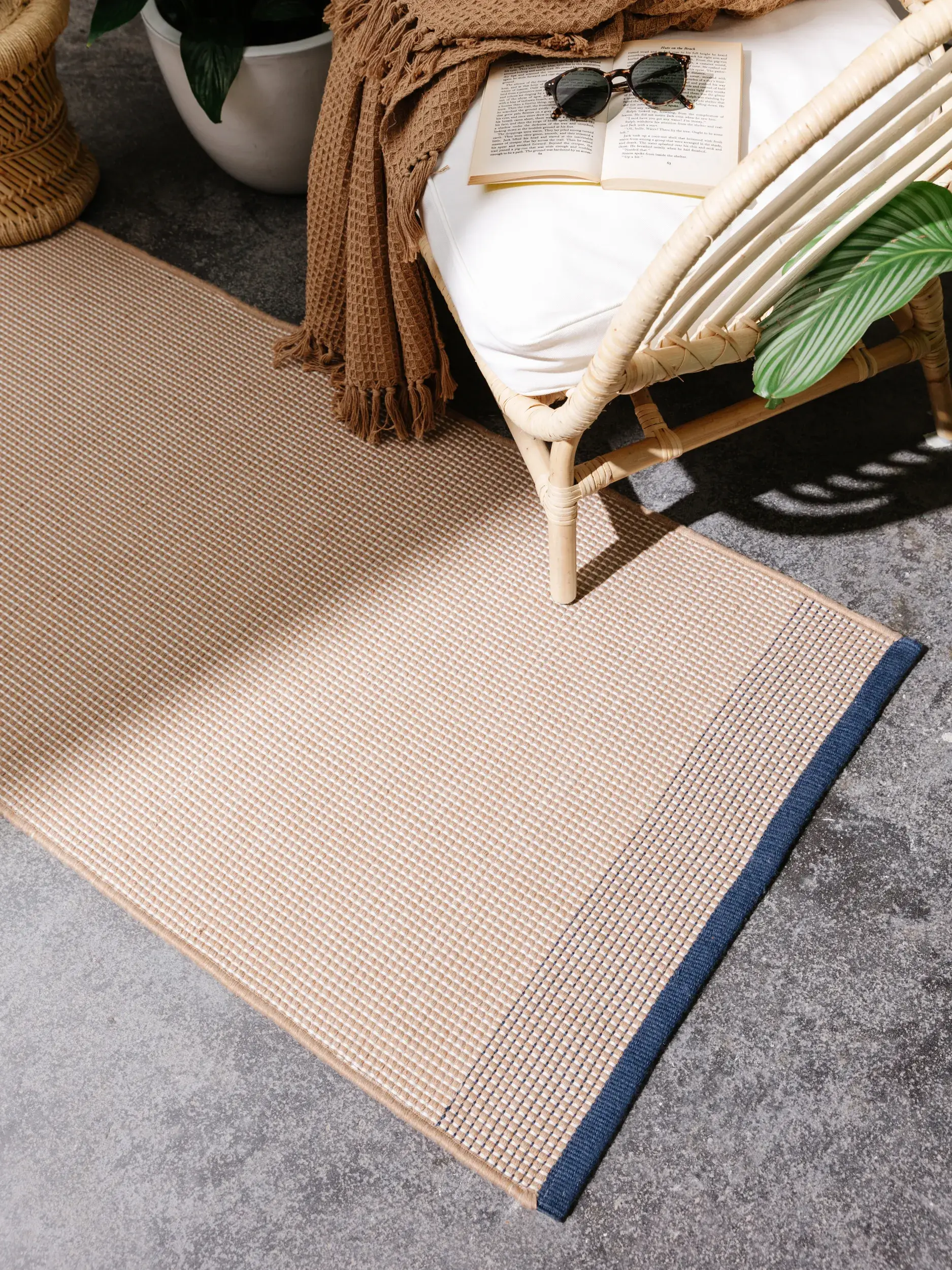 Rug made of 100% Polyester (recyceltes PET) in Beige with a 100% Polyester (recyceltes PET) high pile by benuta Pure