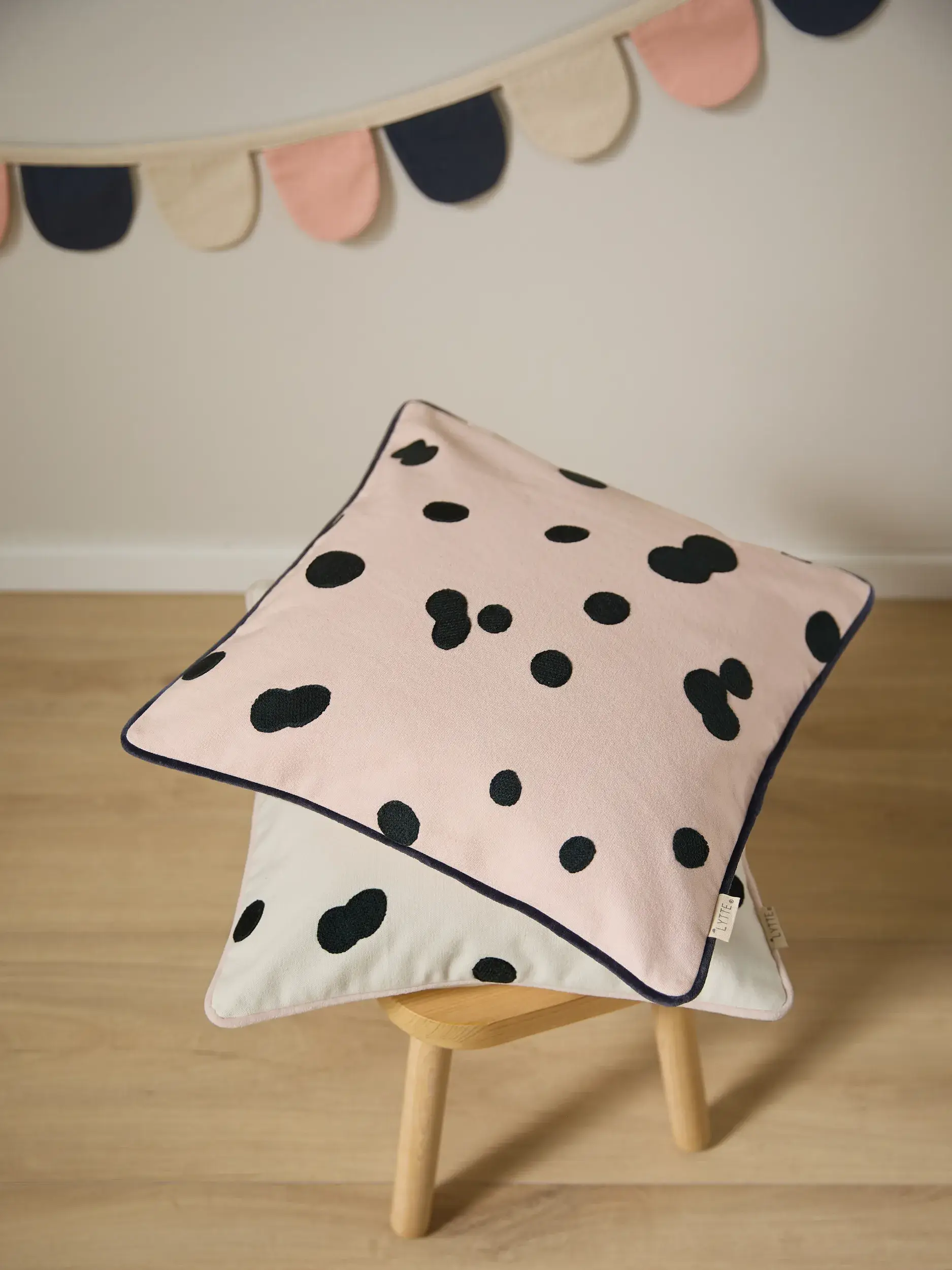 Hannes Fuchsia/Noir de Lytte