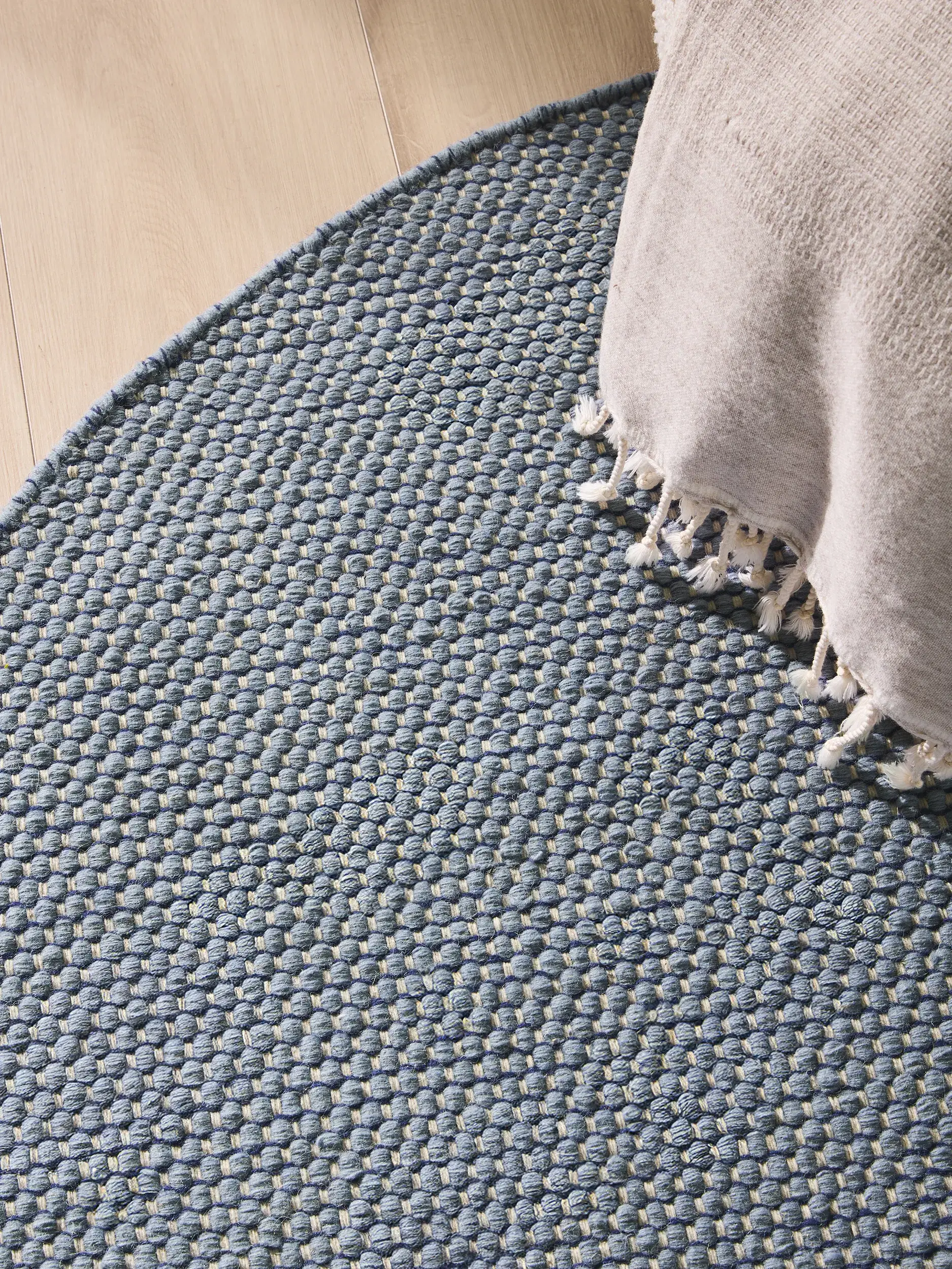 Rug Rocco made of 80% Wool, 20% Cotton in Blue by benuta Pure