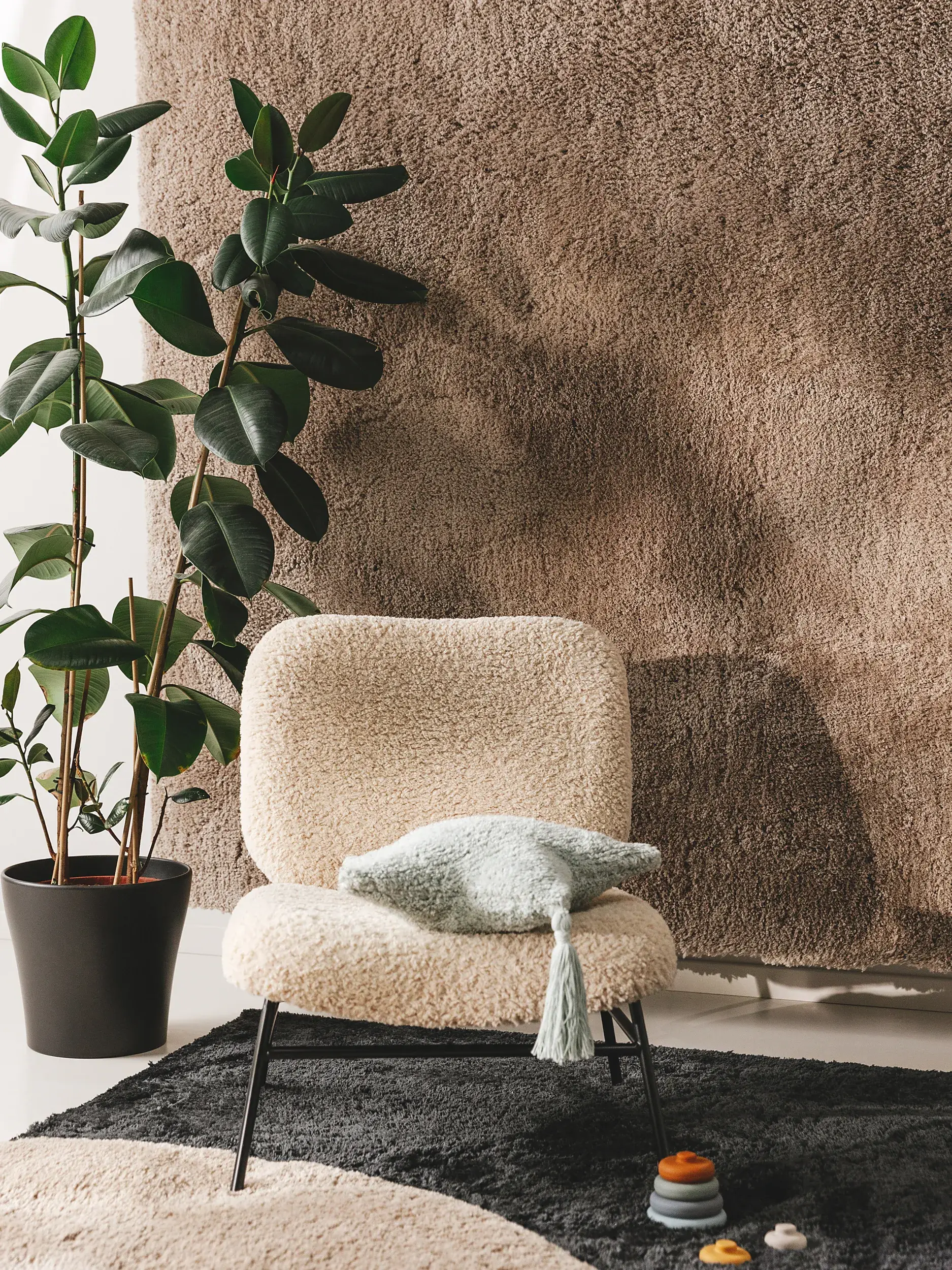 Rug made of 100% Polyester in Taupe with a 100% Polyester high pile by benuta Nest