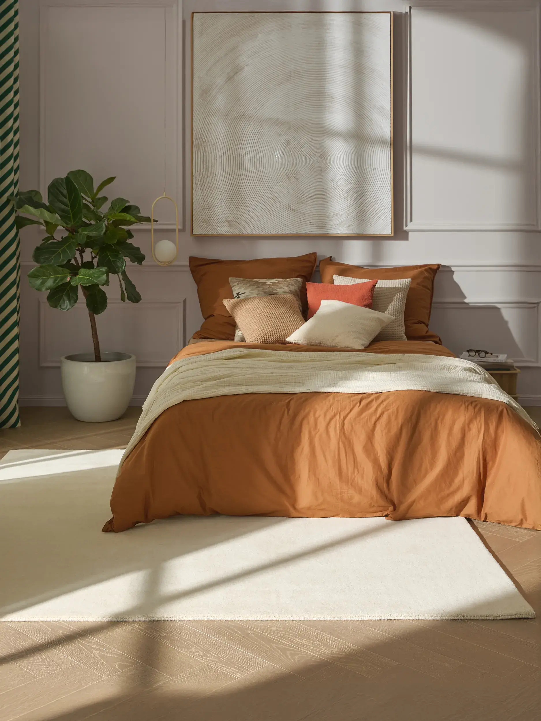 Teppich aus 100% Wolle in Beige mit 100% Wolle hohem Flor von benuta Pure
