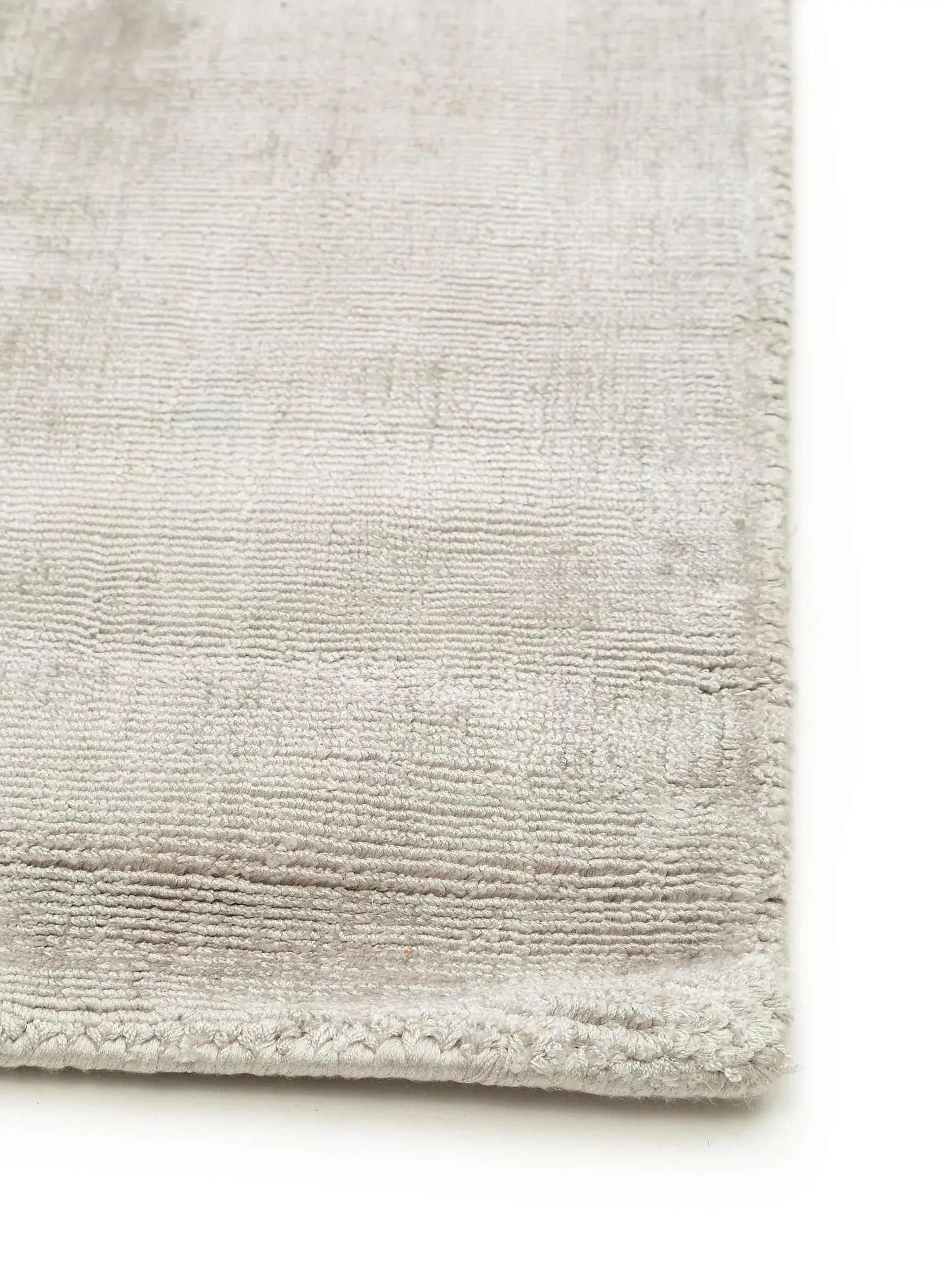 Tappeto di 100% Viscosa in Grigio con pelo alto 100% Viscosa da benuta pure
