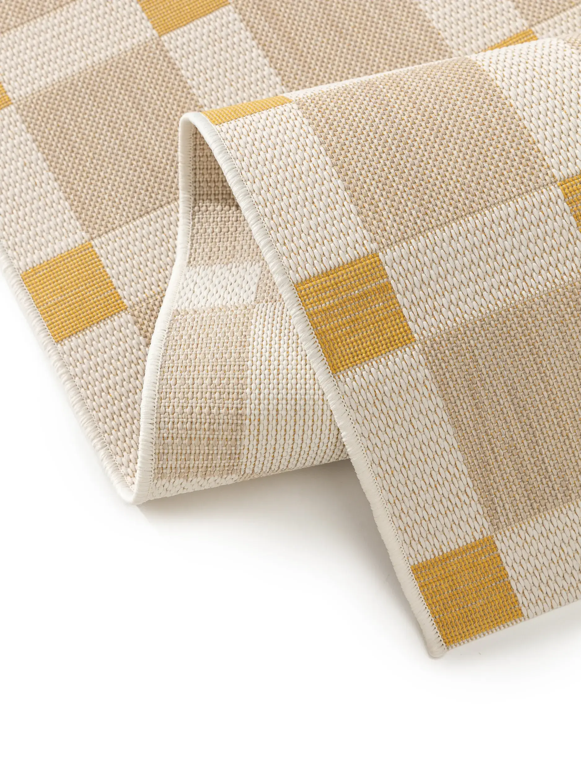 Teppich aus 100% Polyester (recyceltes PET) in Beige mit 100% Polyester (recyceltes PET) hohem Flor von benuta Nest