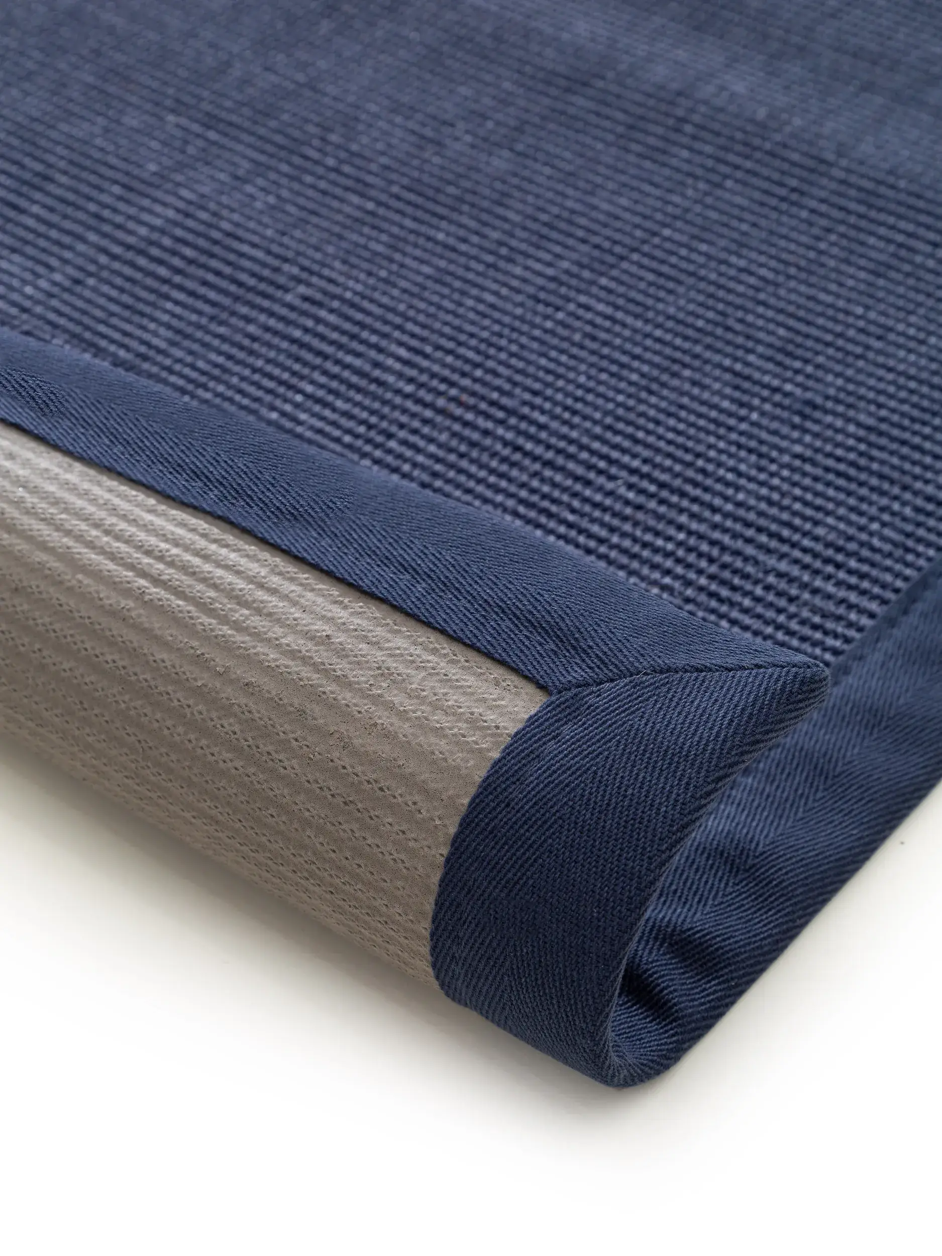 Teppich aus 100% Sisal in Blau mit 100% Sisal hohem Flor von benuta Nest