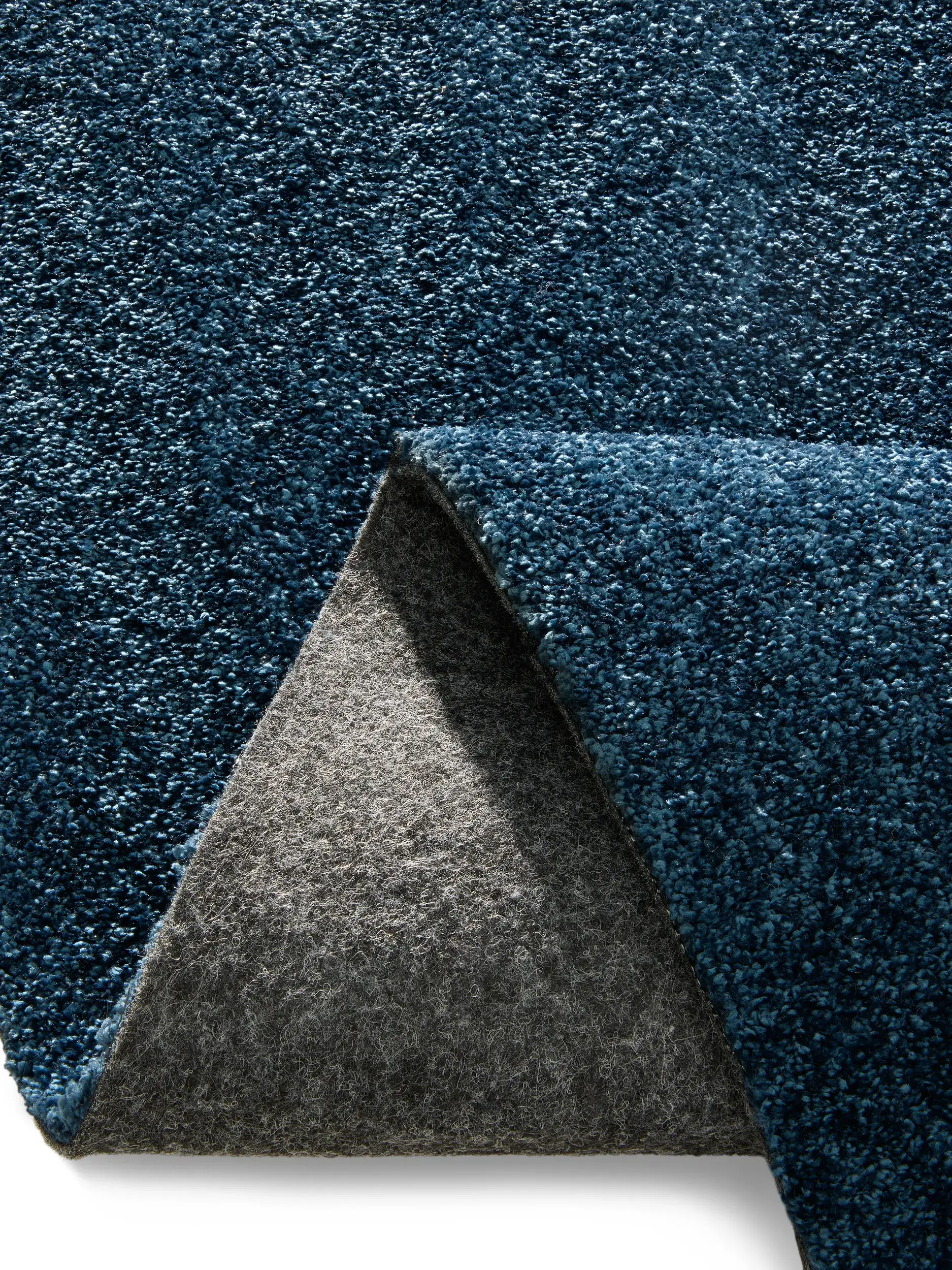 Teppich Nina aus 100% Polyester (30% recycelt) in  von benuta Nest