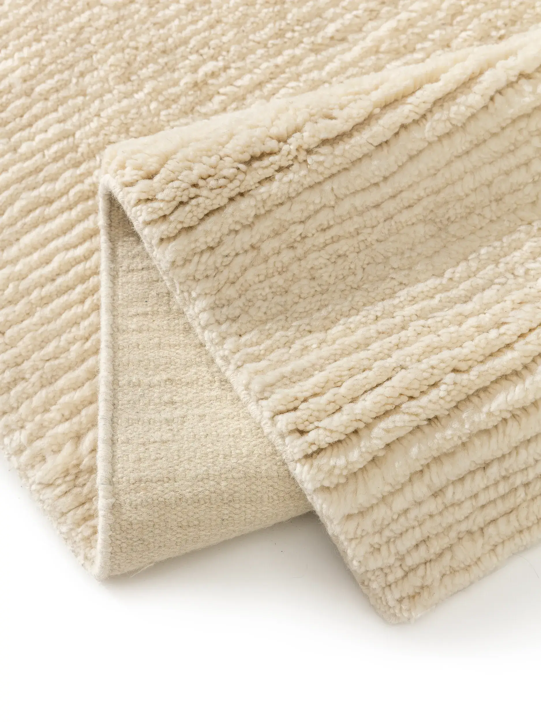 Teppich aus 90% Wolle, 10% Baumwolle in Beige mit 90% Wolle, 10% Baumwolle hohem Flor von benuta Finest