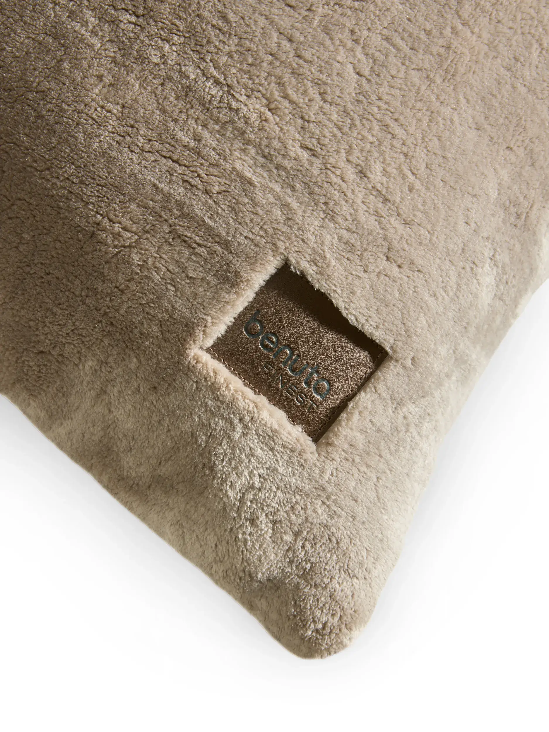 Kussen Lux Taupe van benuta Finest