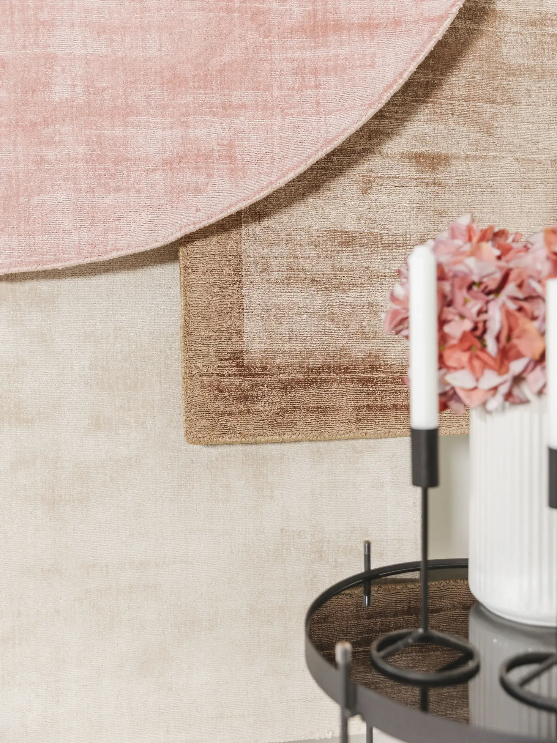 Tapis en 100% Viscose en Beige avec une pile de 100% Viscose de hauteur de benuta pure