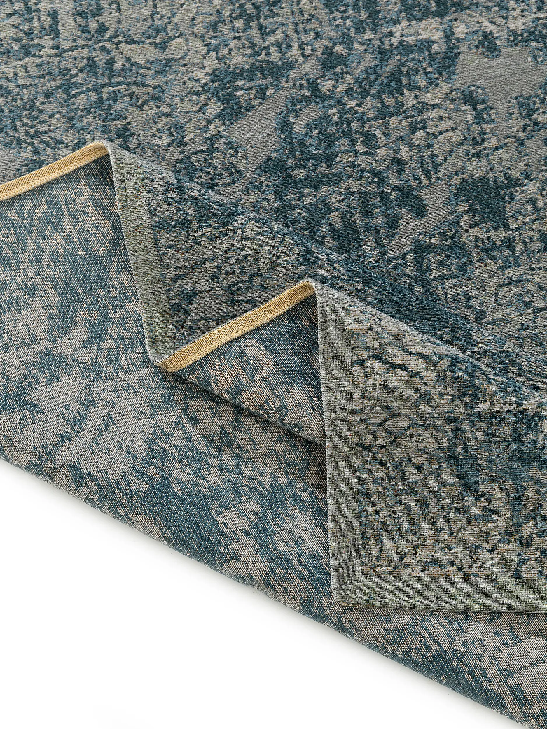 Teppich Frencie aus 55% Polyacryl, 27% Polyester, 17% Baumwolle, 1% Latex in Blau von benuta Nest