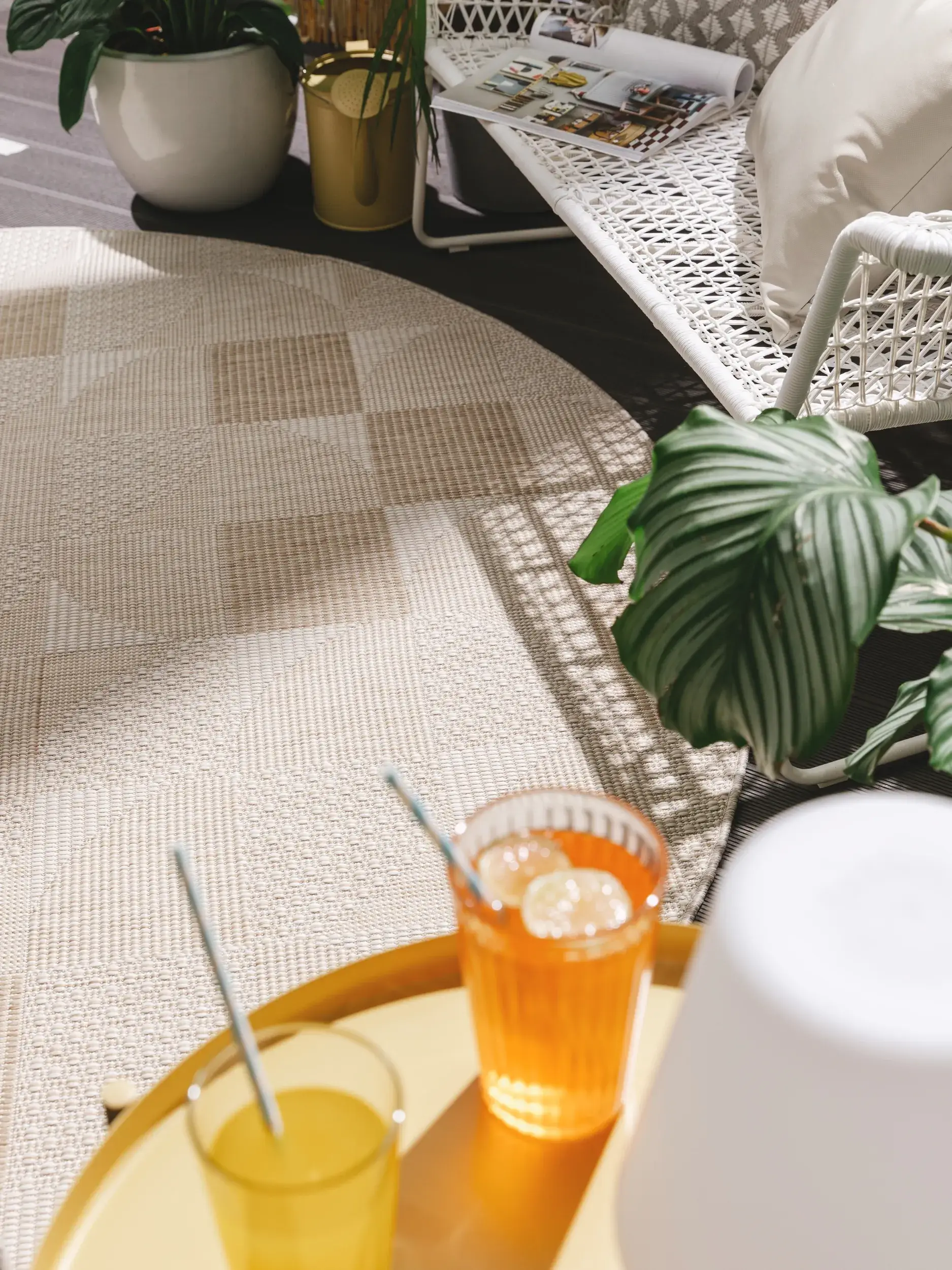 Rug made of 100% Polypropylen in White with a 100% Polypropylen high pile by benuta Nest