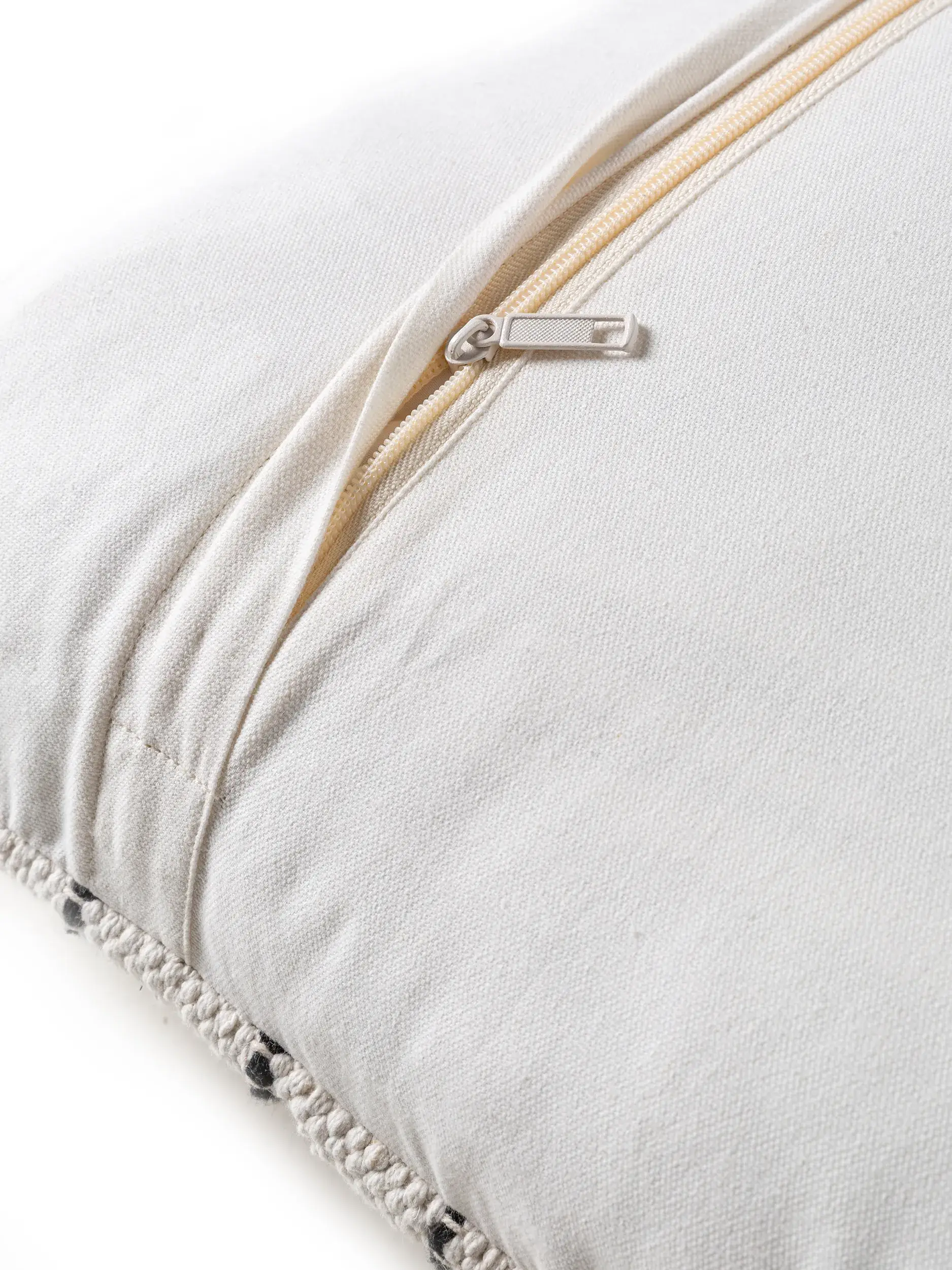 Kissenbezug Bo Ivory im Design Geometrisch aus 100% Baumwolle von benuta Pop