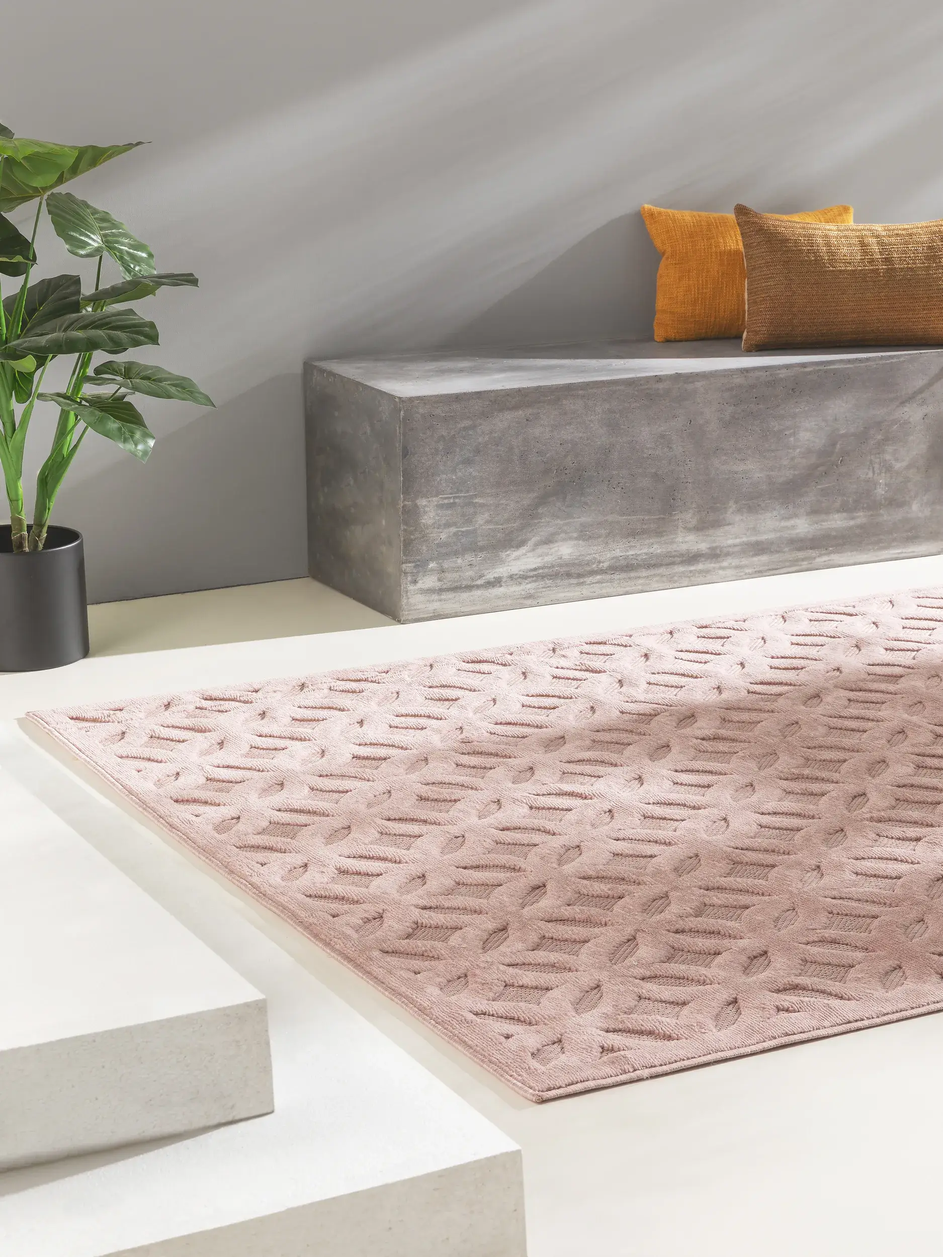 Rug made of 100% Polypropylen in Rosa with a 100% Polypropylen high pile by benuta Nest