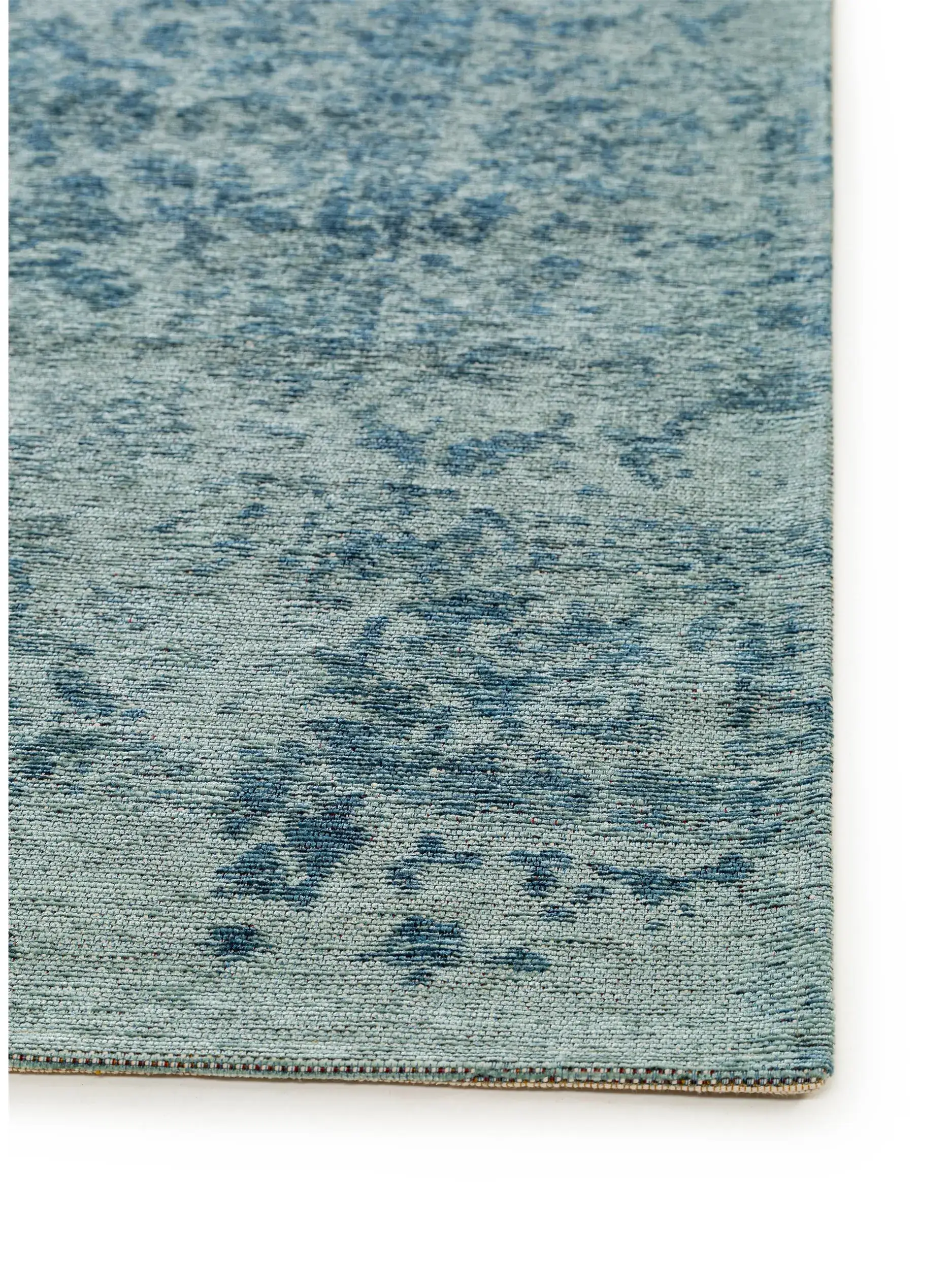 Rug made of 41% Baumwolle, 32% Polyacryl, 26% Polyester, 1% Latex in Blau with a 41% Baumwolle, 32% Polyacryl, 26% Polyester, 1% Latex high pile by benuta Pop