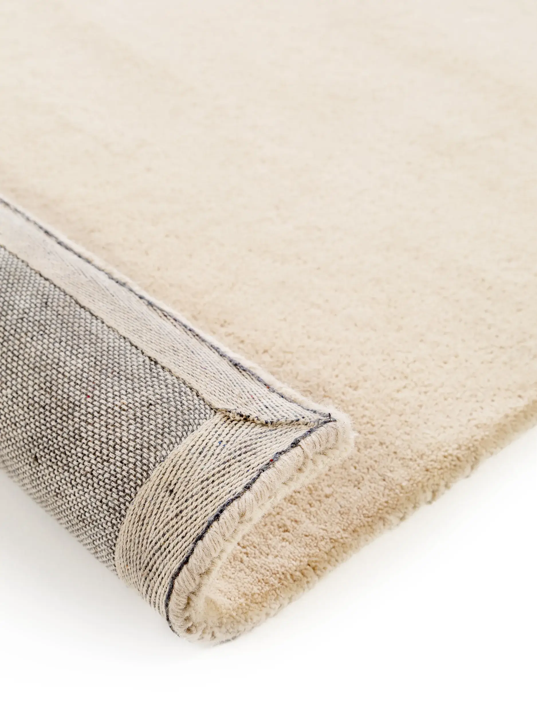 Teppich aus 100% Wolle in Beige mit 100% Wolle hohem Flor von benuta Nest
