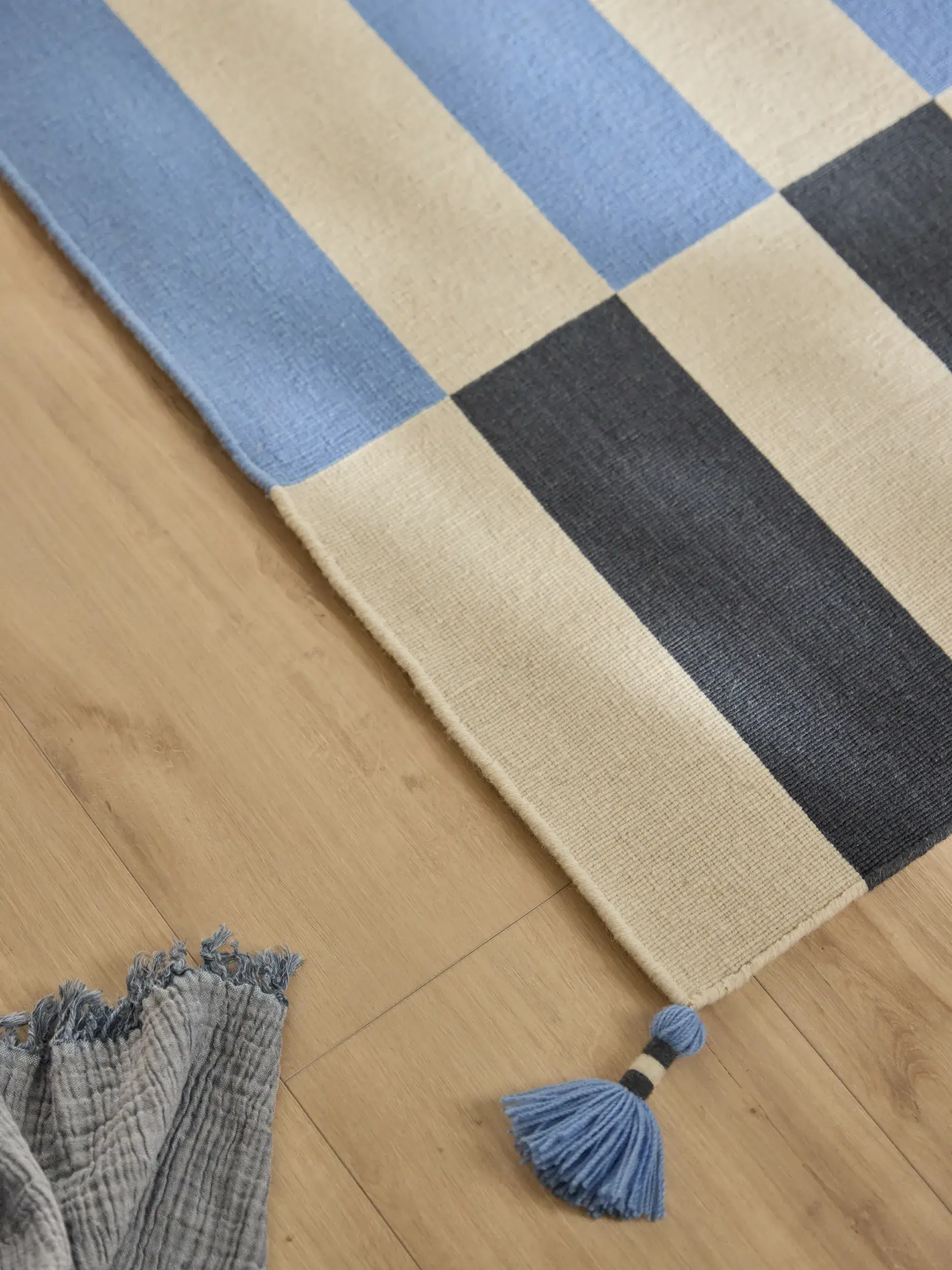 Rug Janou made of 100% Wool in  by Lytte