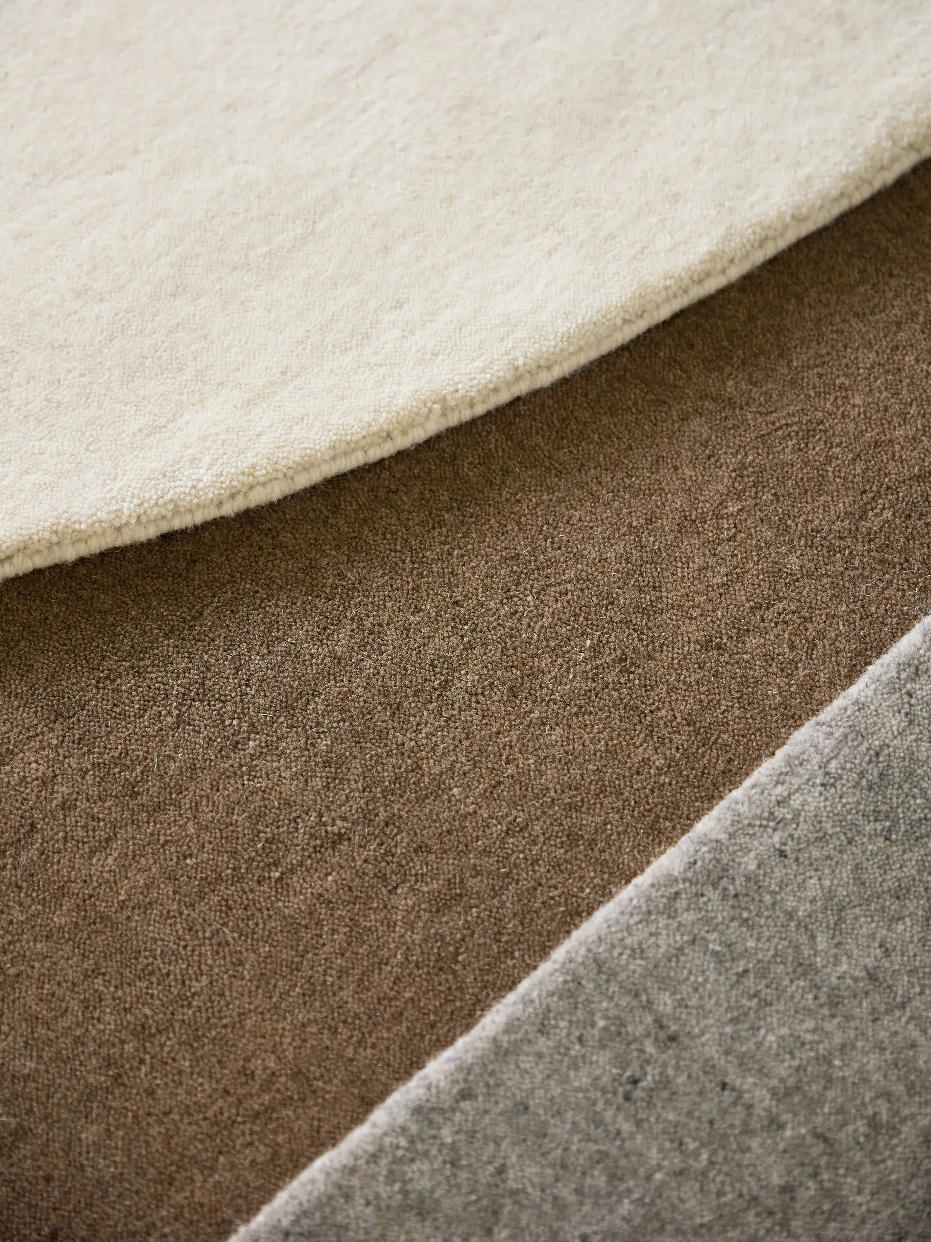 Teppich aus 100% Wolle in Braun mit 100% Wolle hohem Flor von benuta Pure