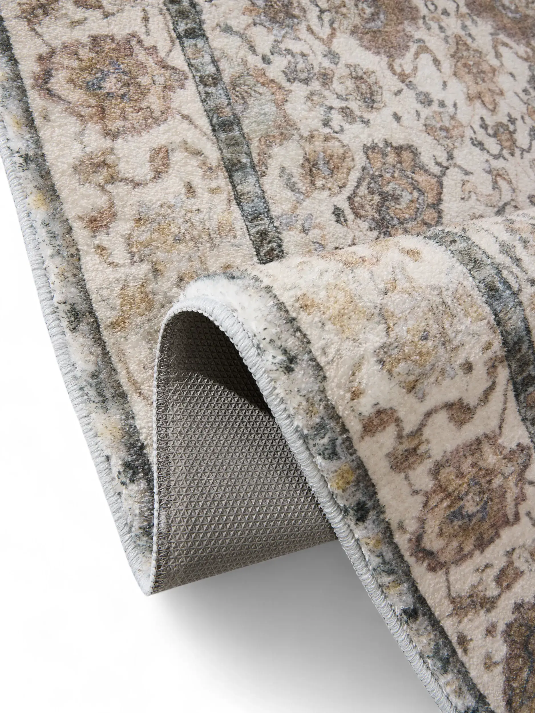 Tapijt van 100% Polyester in Beige met een 100% Polyester hoge pool van benuta POP