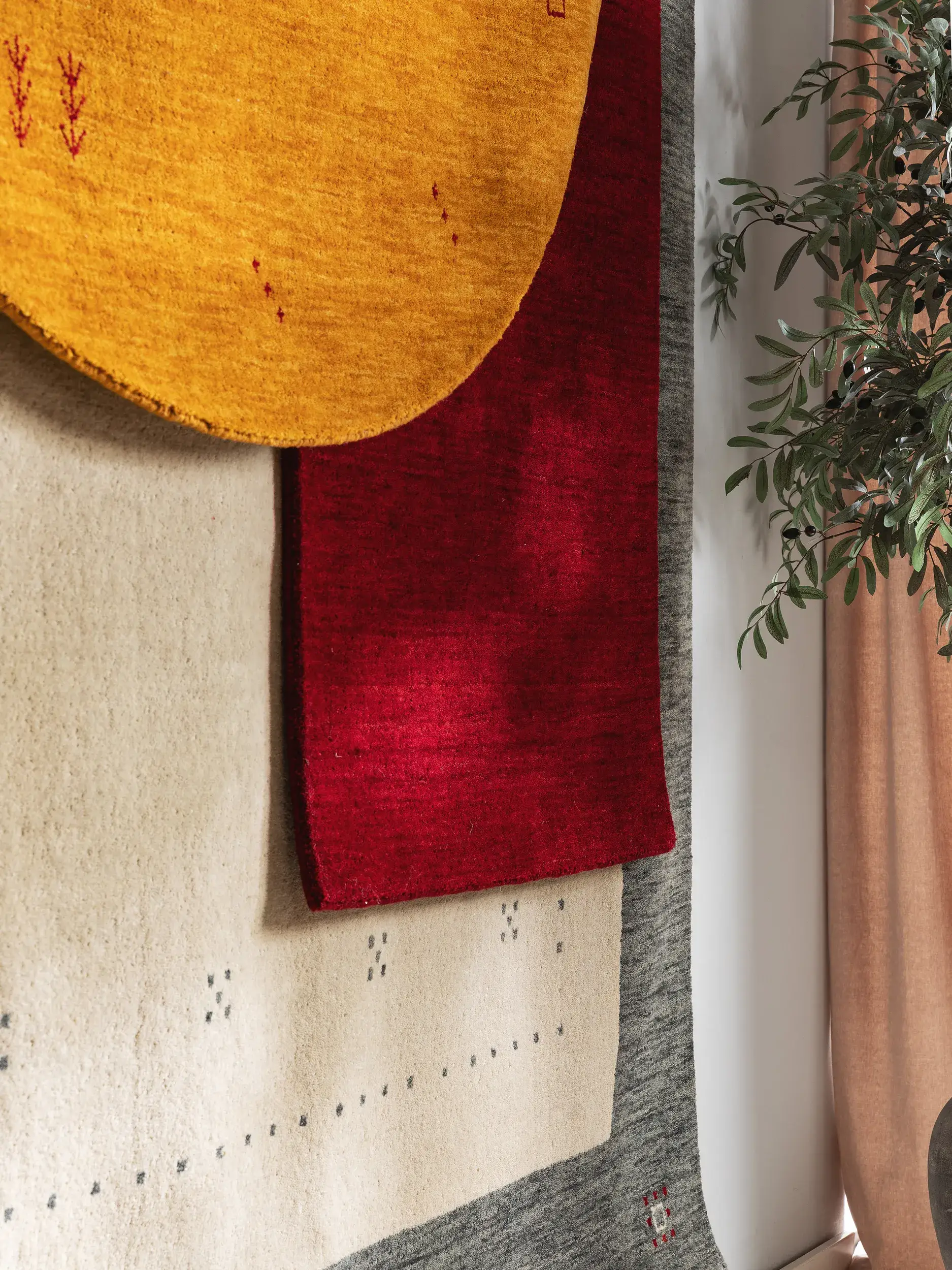 Teppich aus 100% Wolle in Gelb mit 100% Wolle hohem Flor von benuta Nest