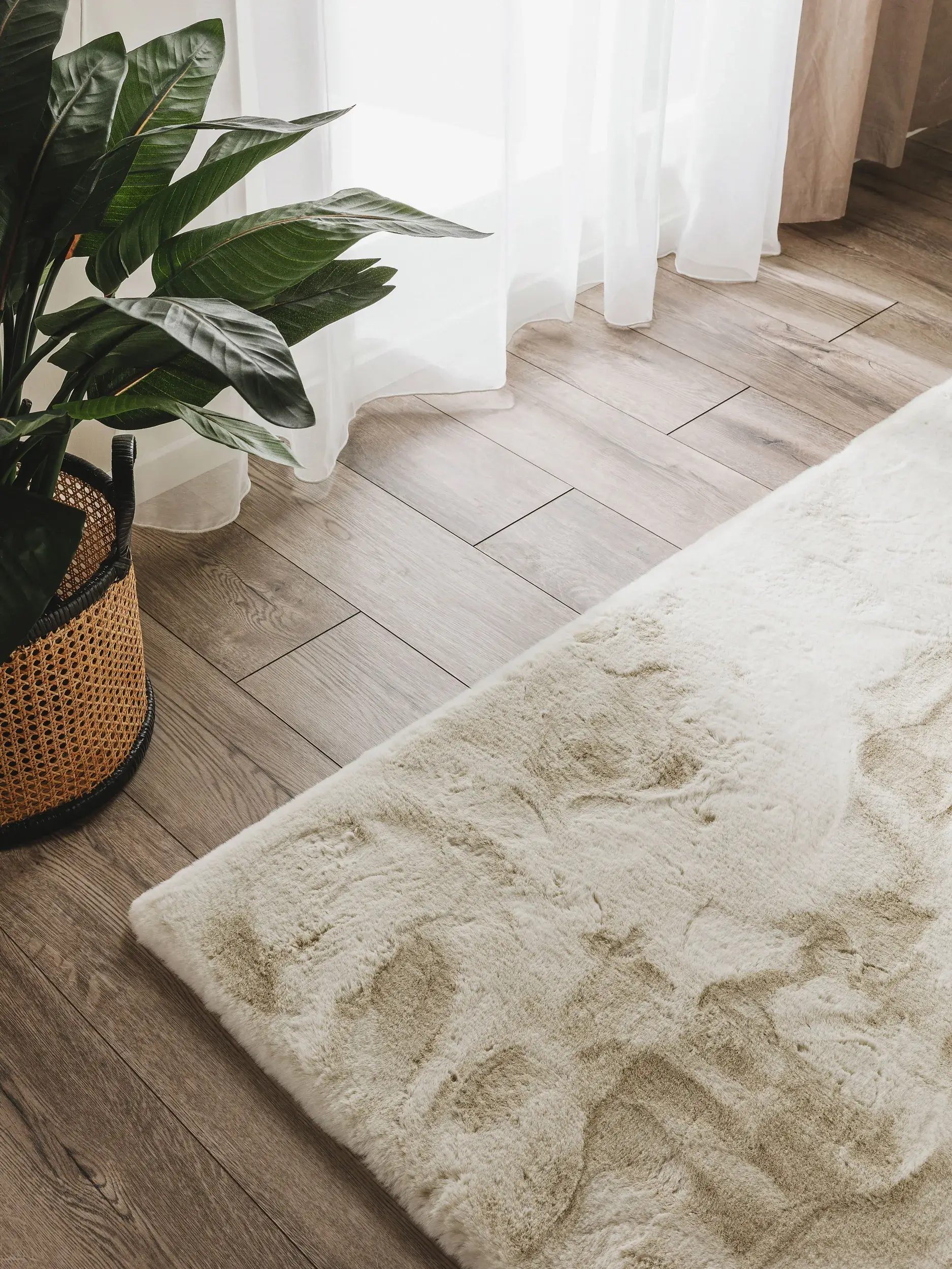 Teppich aus 100% Polyester in Beige mit 100% Polyester hohem Flor von benuta Nest