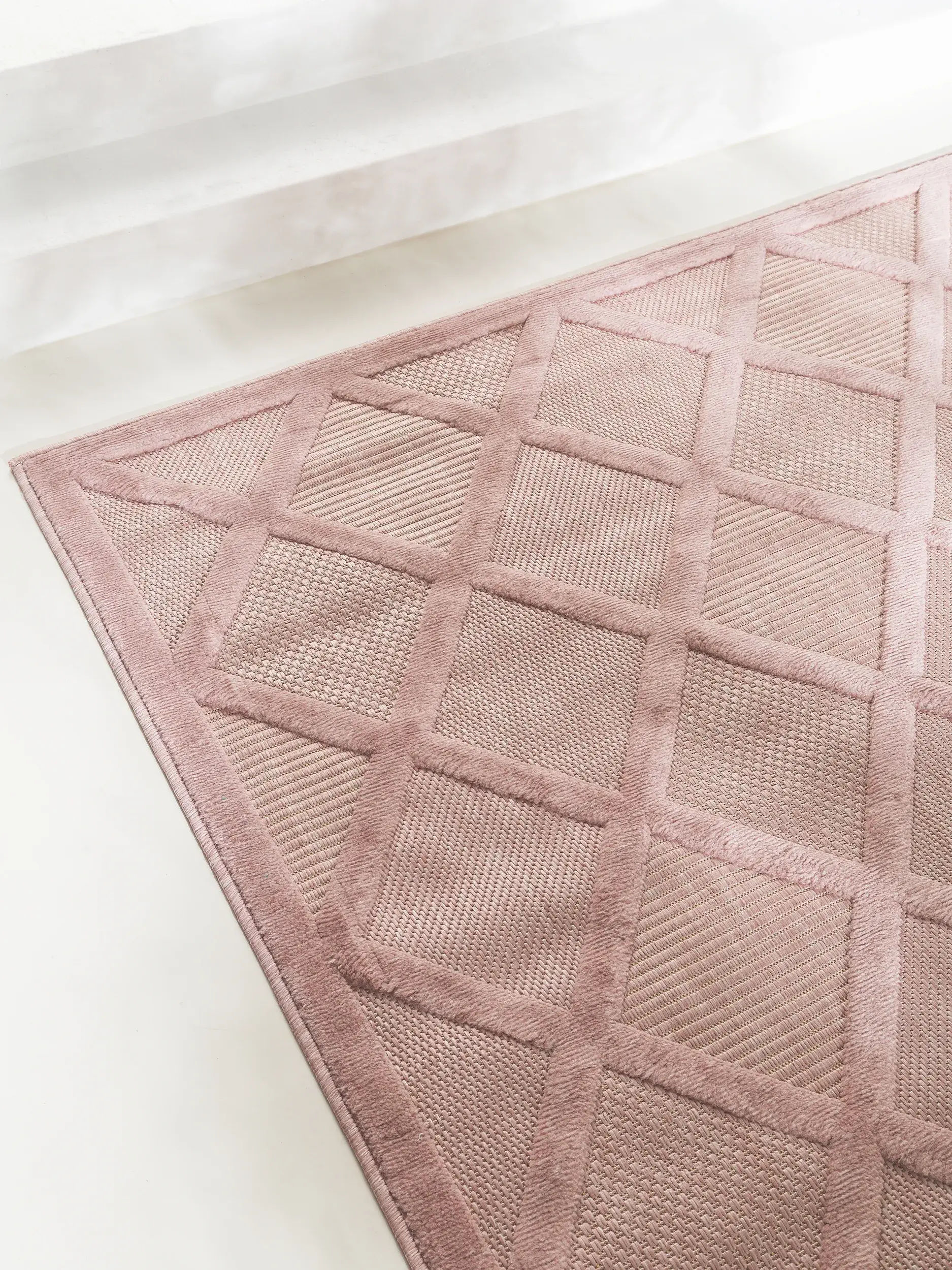 Tappeto di 100% Polipropilene in Rosa con pelo alto 100% Polipropilene da benuta nest
