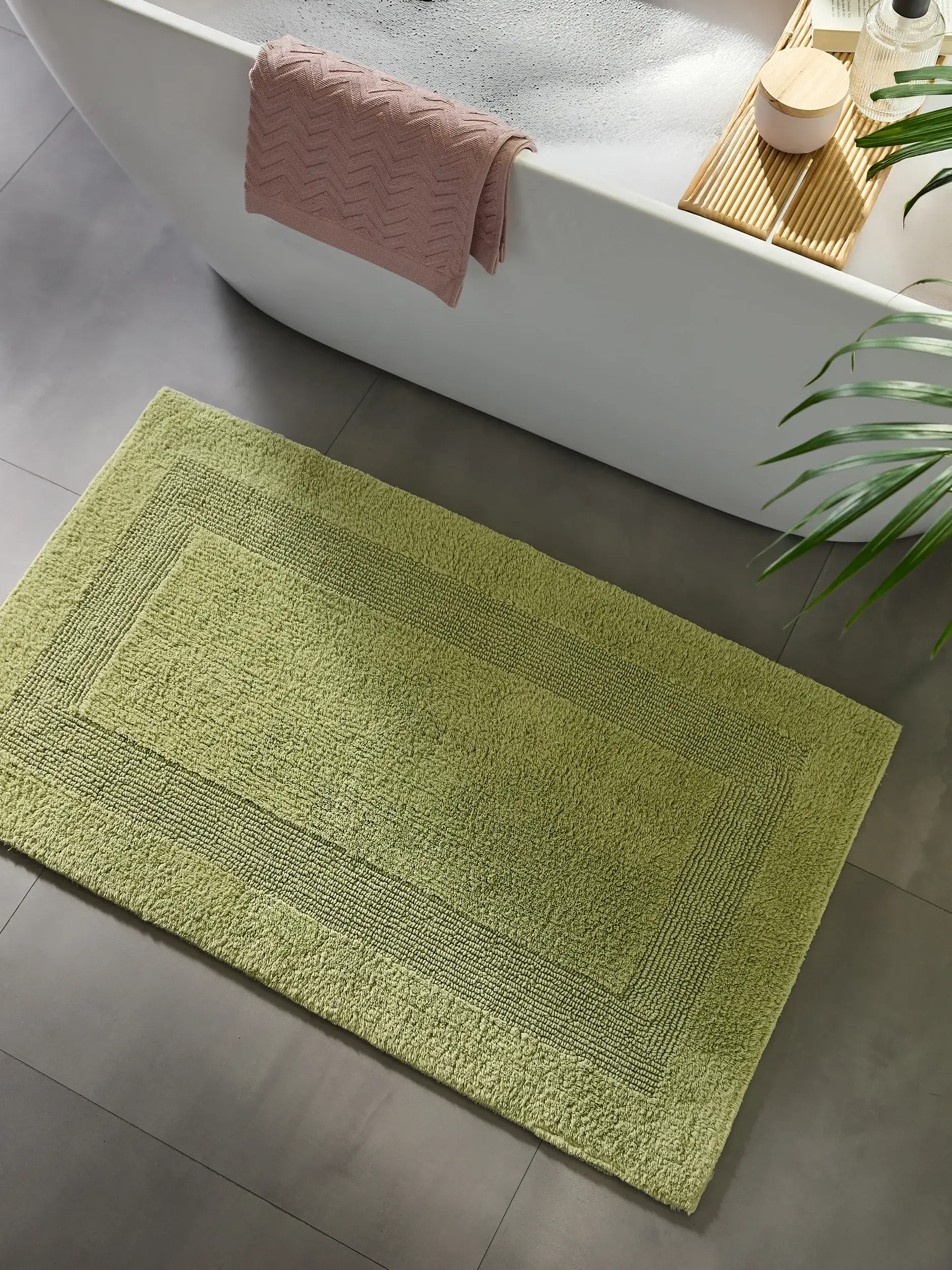Bath Rug Lessa Green by benuta Nest