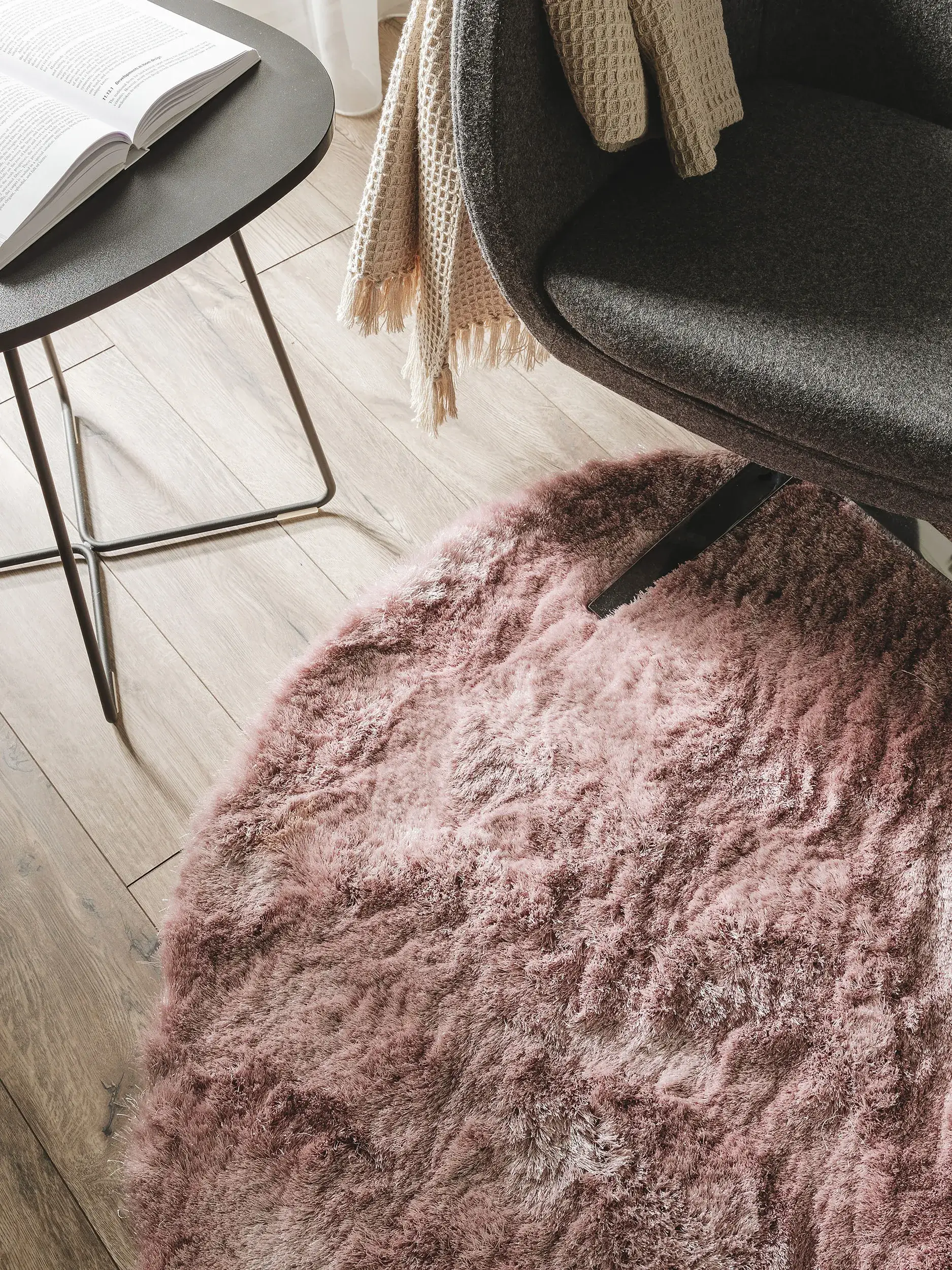 Matto 100% Polyestera värissä Rosa 100% Polyester korkealla nukalla merkiltä benuta Nest