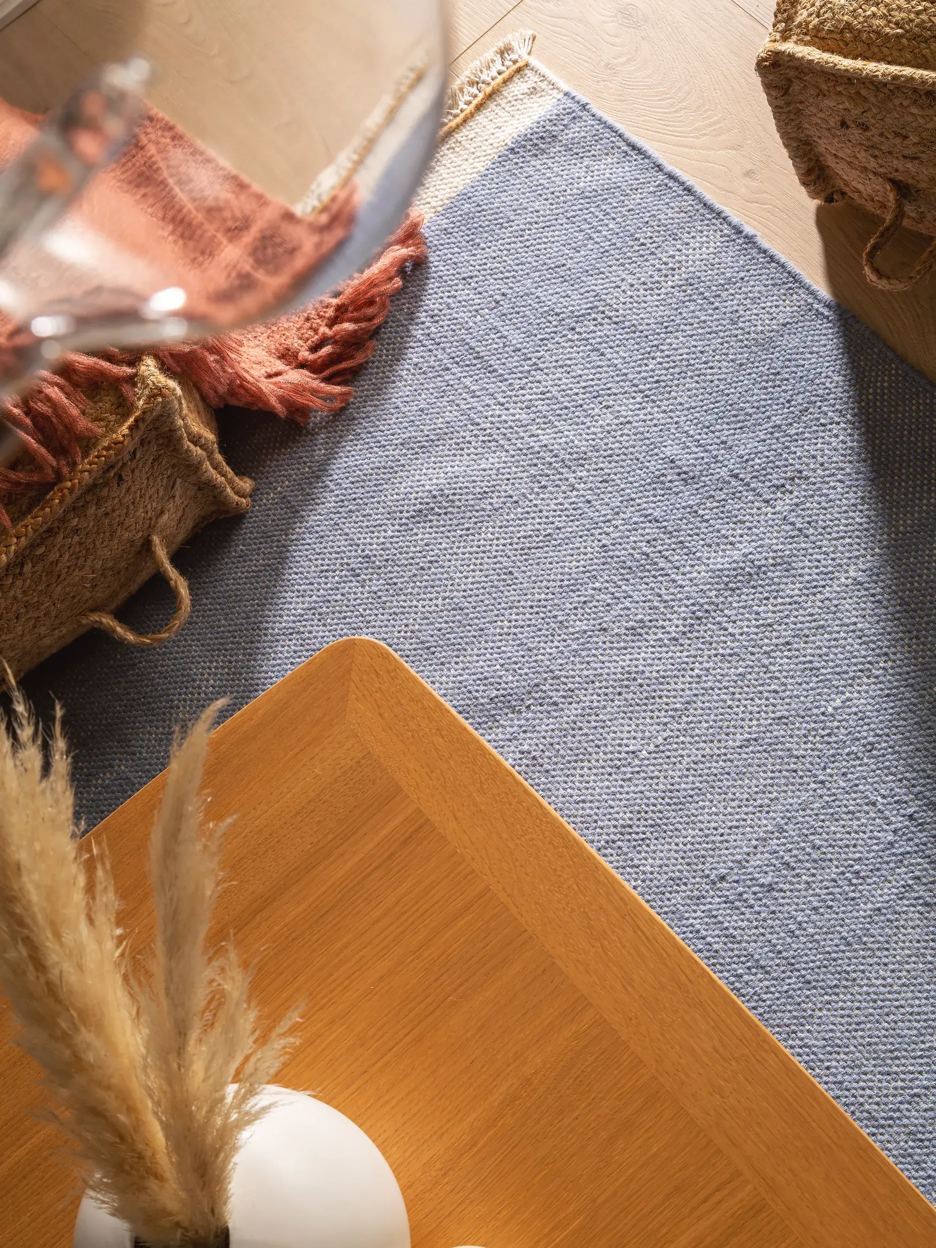 Tappeto di 60% Lana, 40% Cotone in Azzurro con pelo alto 60% Lana, 40% Cotone da benuta POP