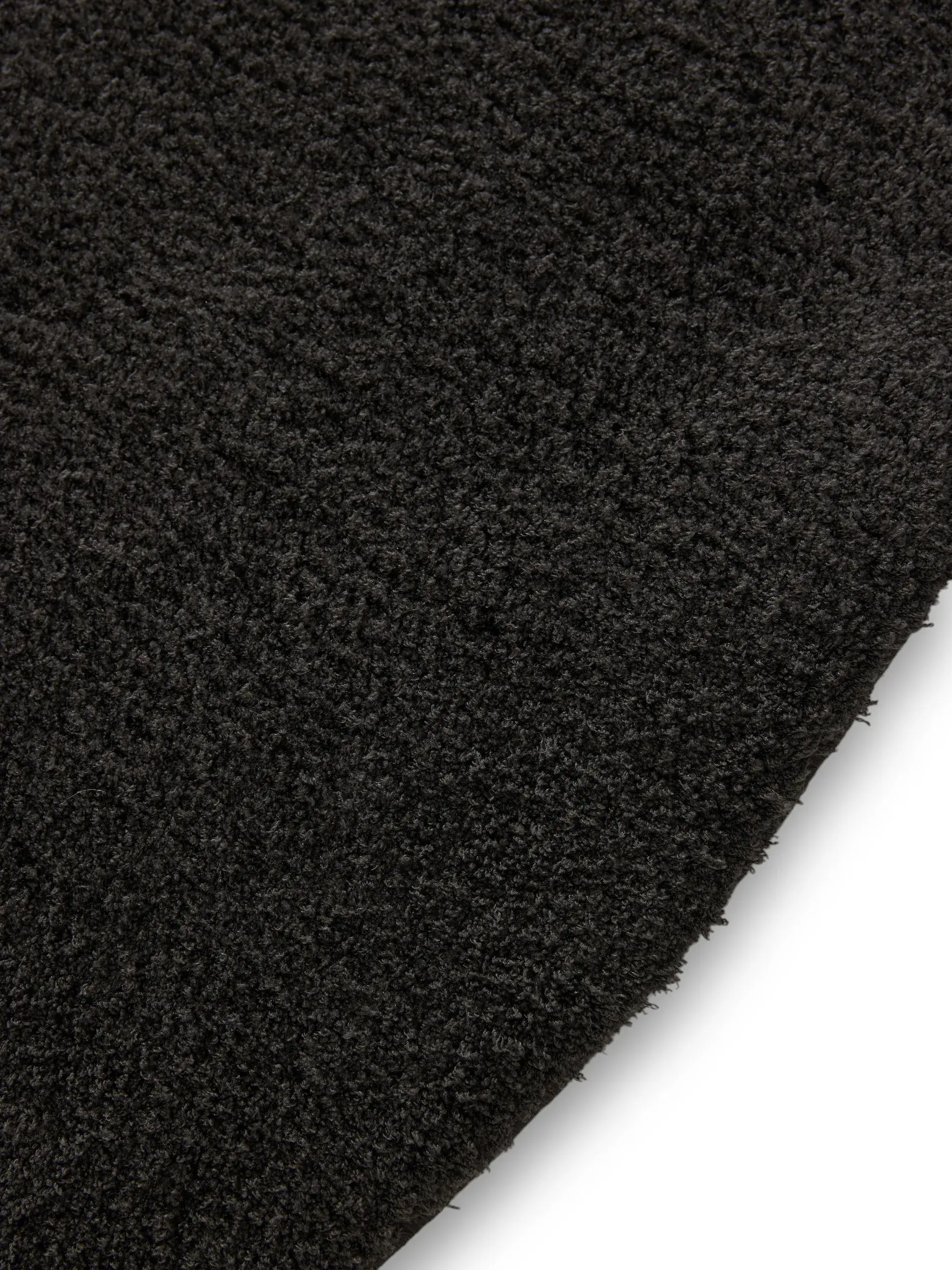 Teppich aus 100% Polyester in Schwarz mit 100% Polyester hohem Flor von benuta Nest