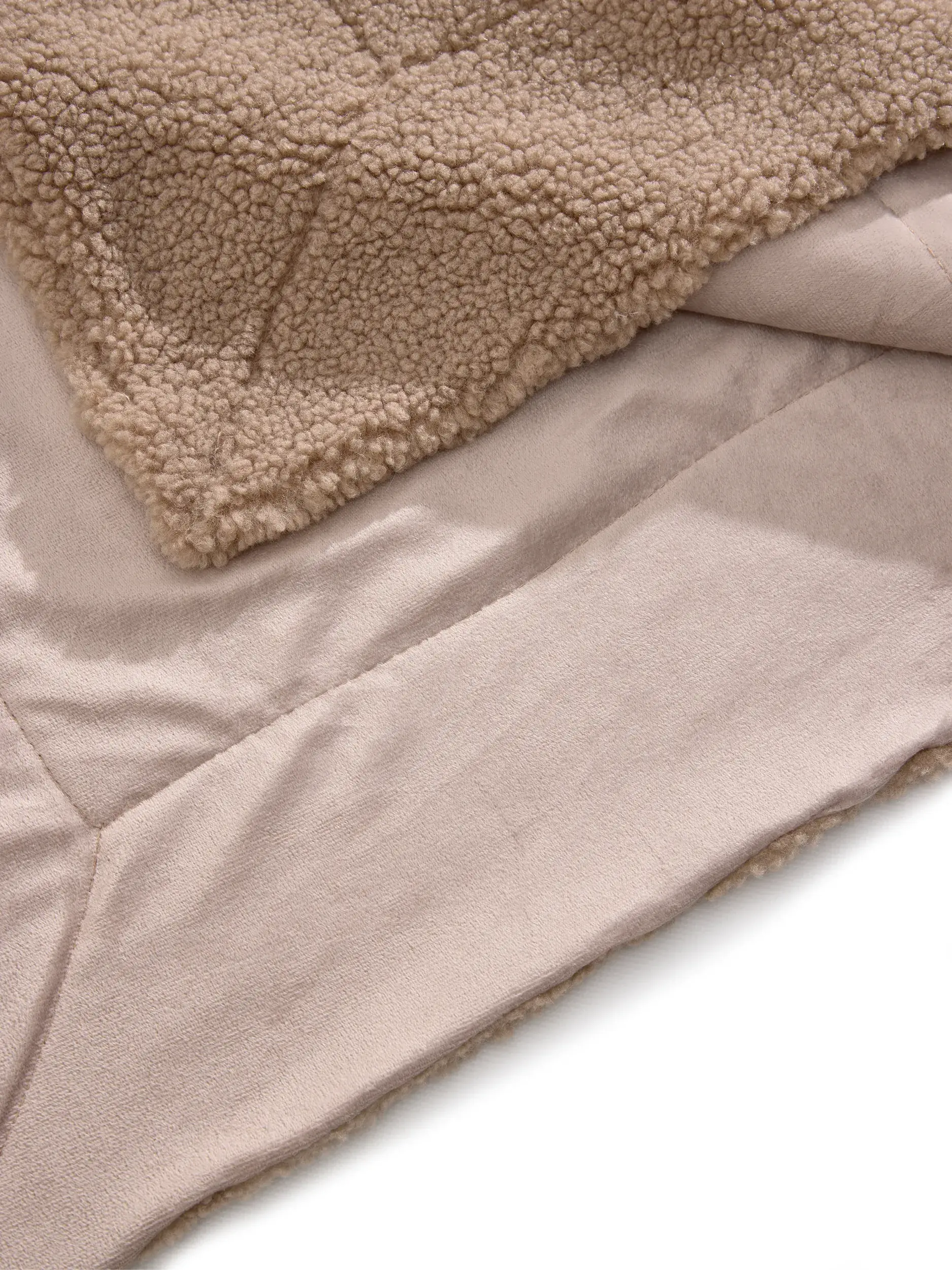Decke Ted Hellbraun im Design  aus  von benuta Pop