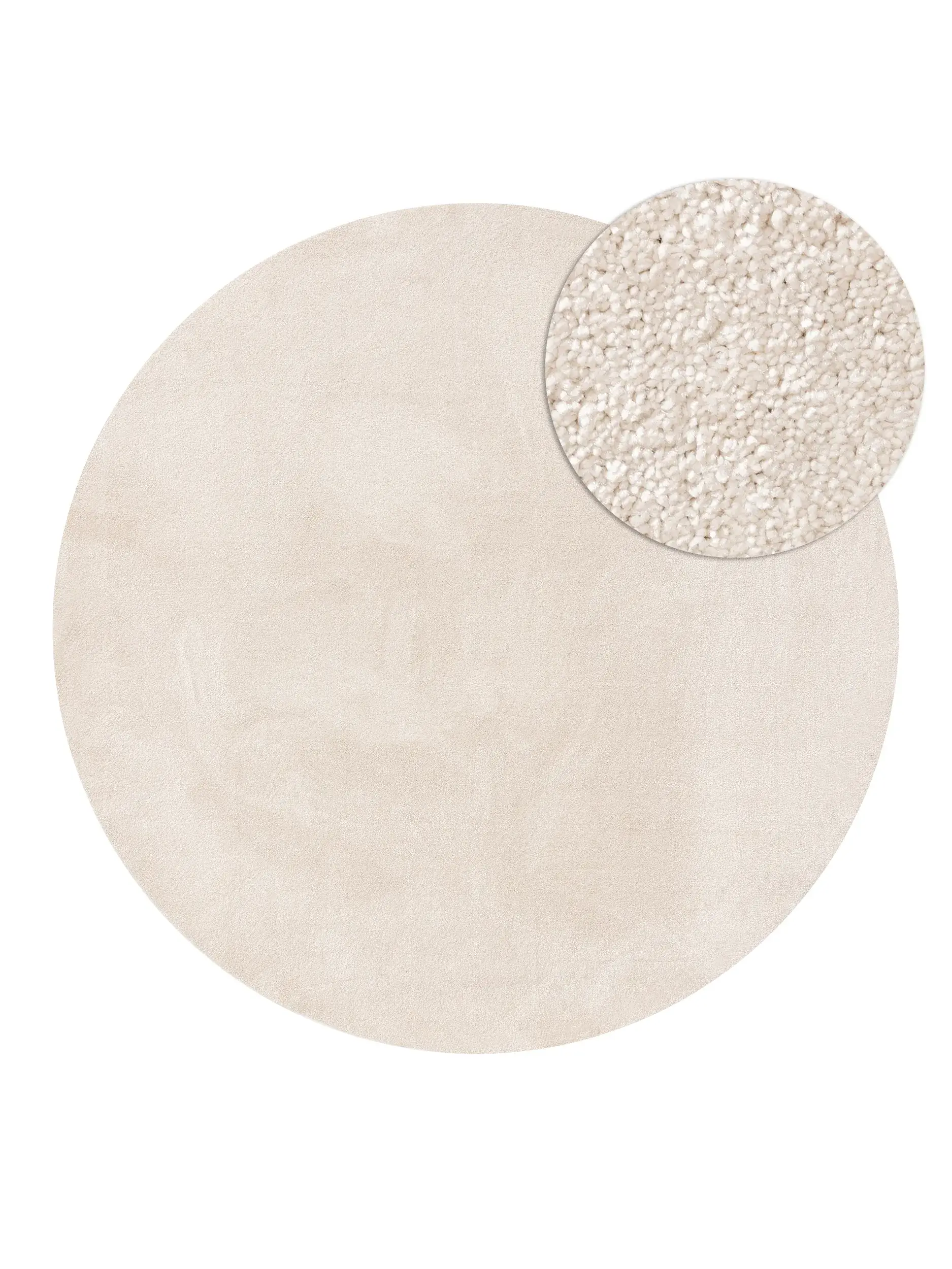 Teppich aus 100% Polyester (30% recycelt) in Weiß mit 100% Polyester (30% recycelt) hohem Flor von benuta Nest