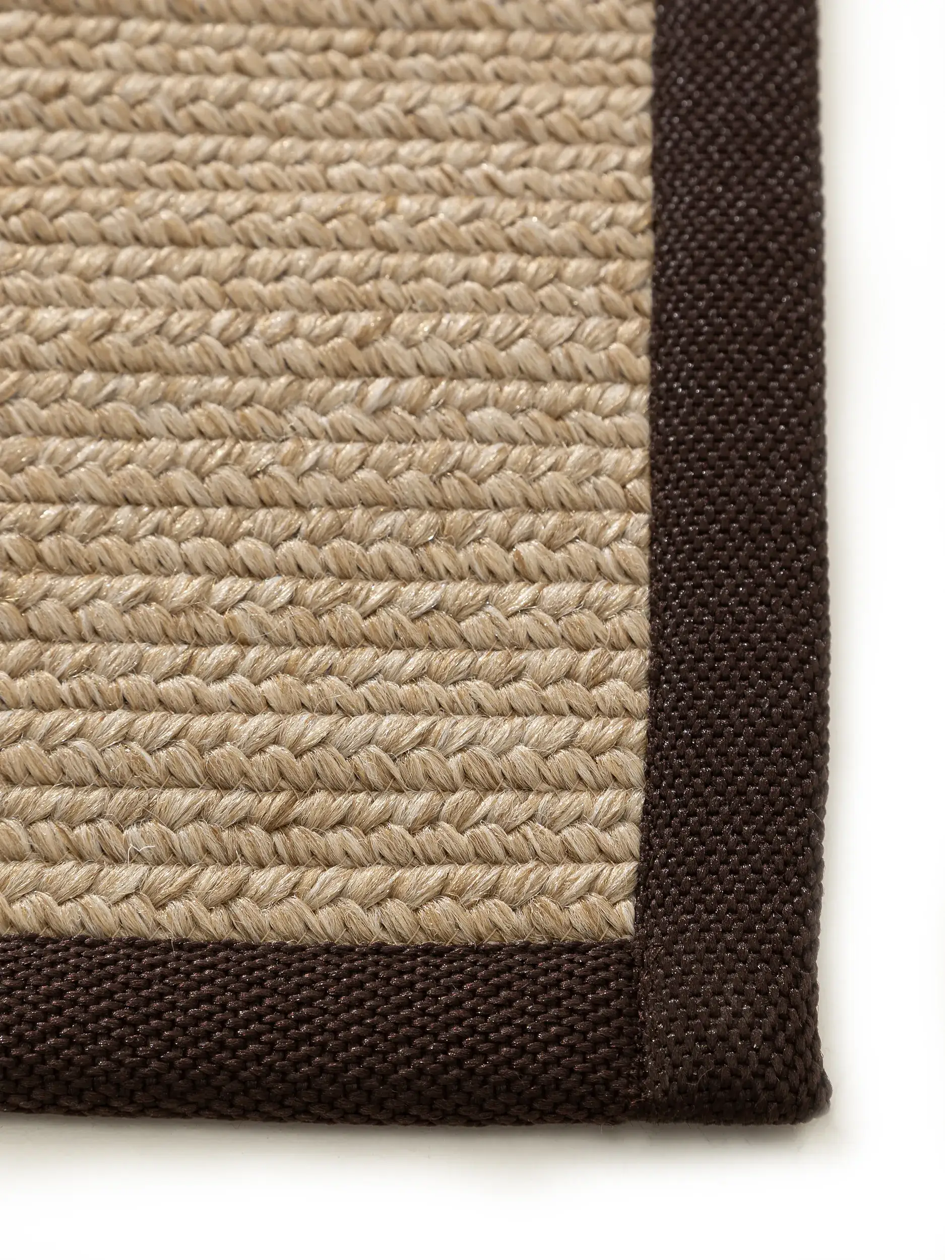Matto 80% Polypropylen, 20% Polyestera värissä Beige 80% Polypropylen, 20% Polyester korkealla nukalla merkiltä benuta Nest