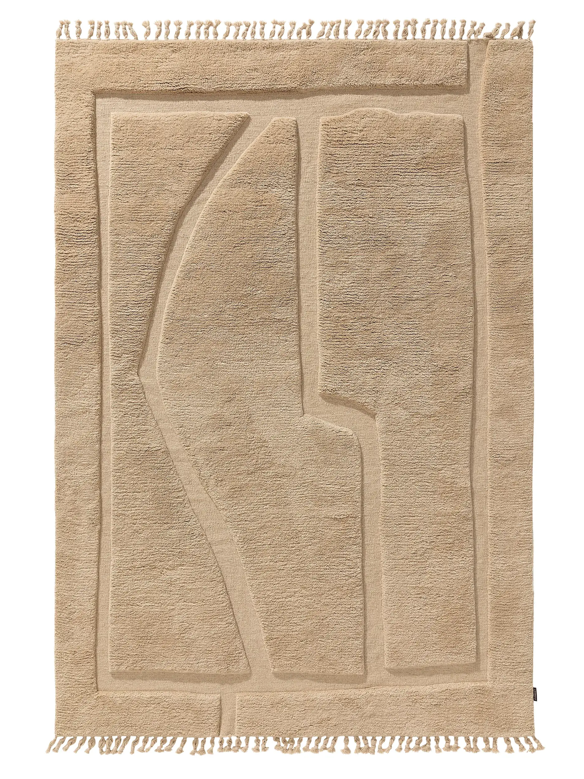 Rug made of 100% Wolle (aus Neuseeland) in Beige with a 100% Wolle (aus Neuseeland) high pile by benuta Finest