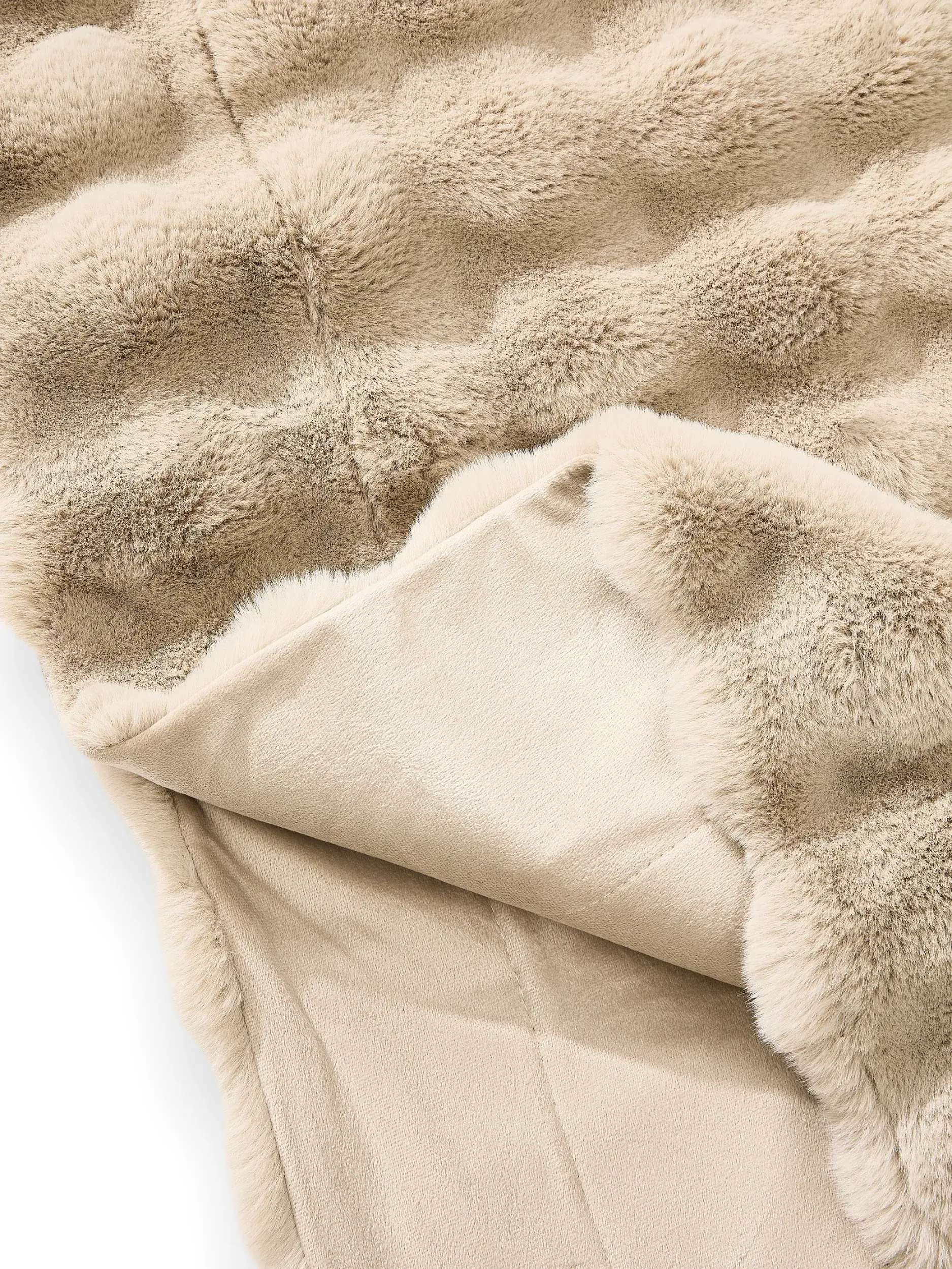 Blanket Dave Beige in Solid design made of 100% Polyester by benuta Nest